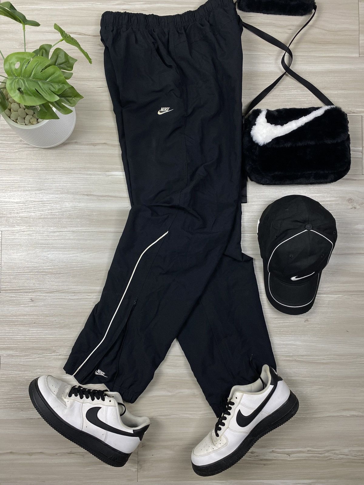 Nike Nike Y2K Double swoosh Vintage Nylon Track Pants Drill Track Size US 32 / EU 48 - 2 Thumbnail
