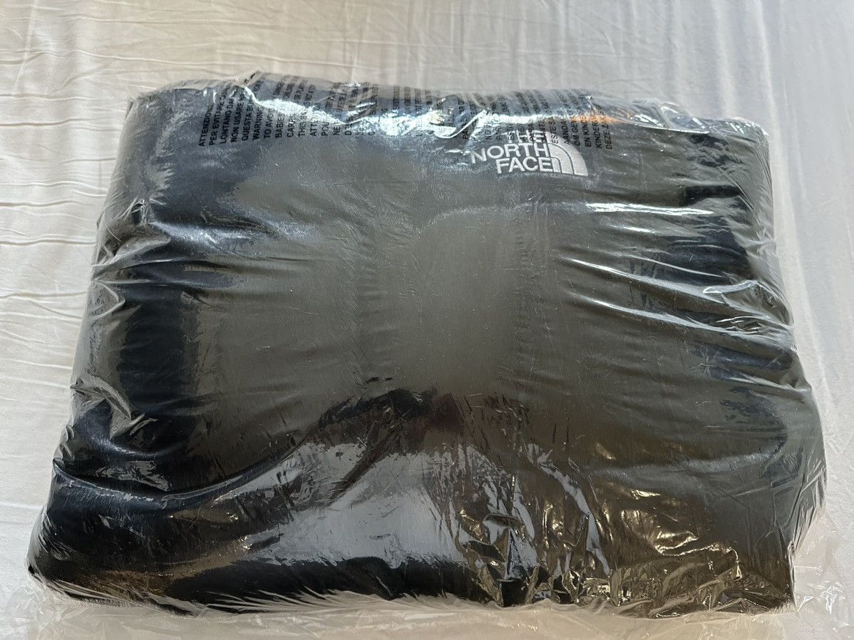 Supreme × The North Face Supreme X TNF Faux Fur Nuptse Jacket Size US L / EU 52-54 / 3 - 11 Thumbnail