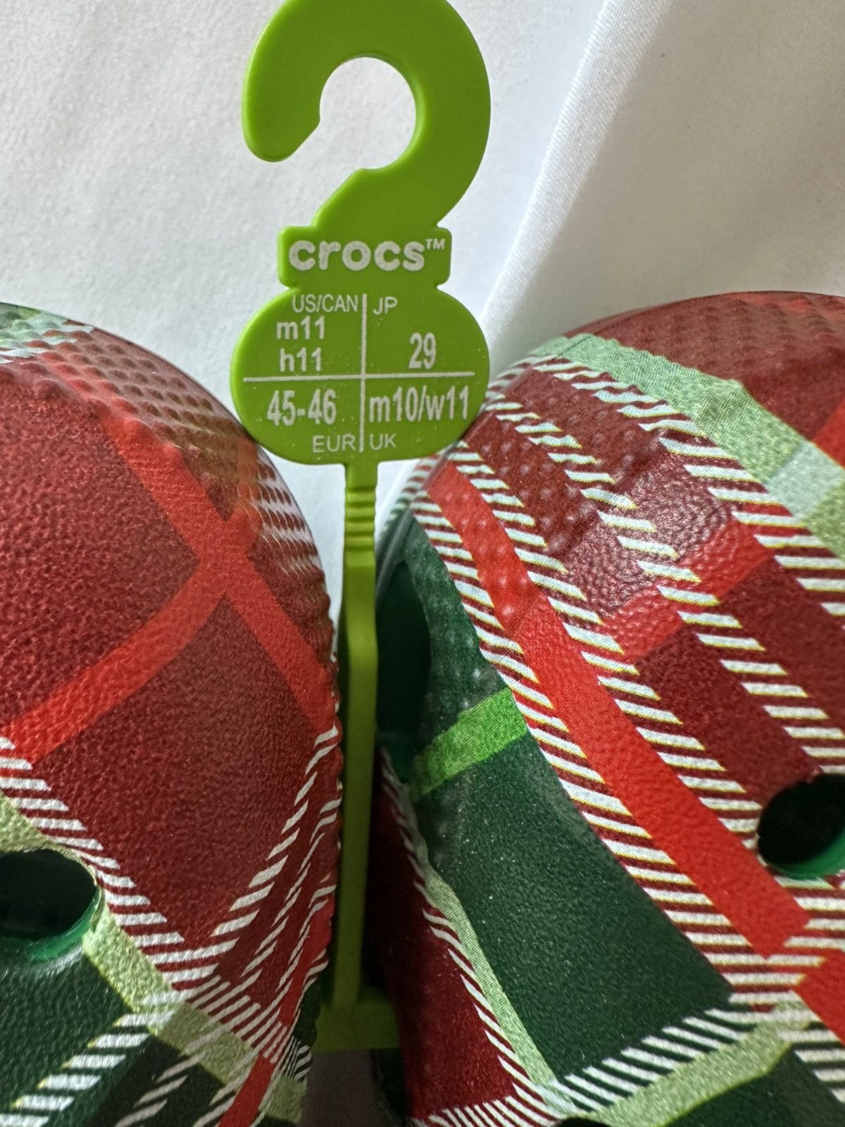 Crocs Crocs Baya Holiday Plaid Clogs Size 11 Men Christmas Red Gre Size US 11 / EU 44 - 4 Thumbnail