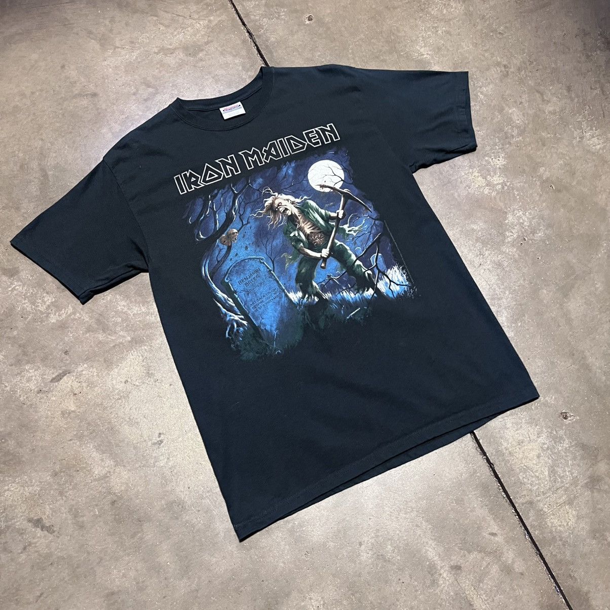 Iron Maiden Vintage Iron Maiden Band Tee Here Lies a Man Y2K Grunge Punk Size US M / EU 48-50 / 2 - 2 Thumbnail