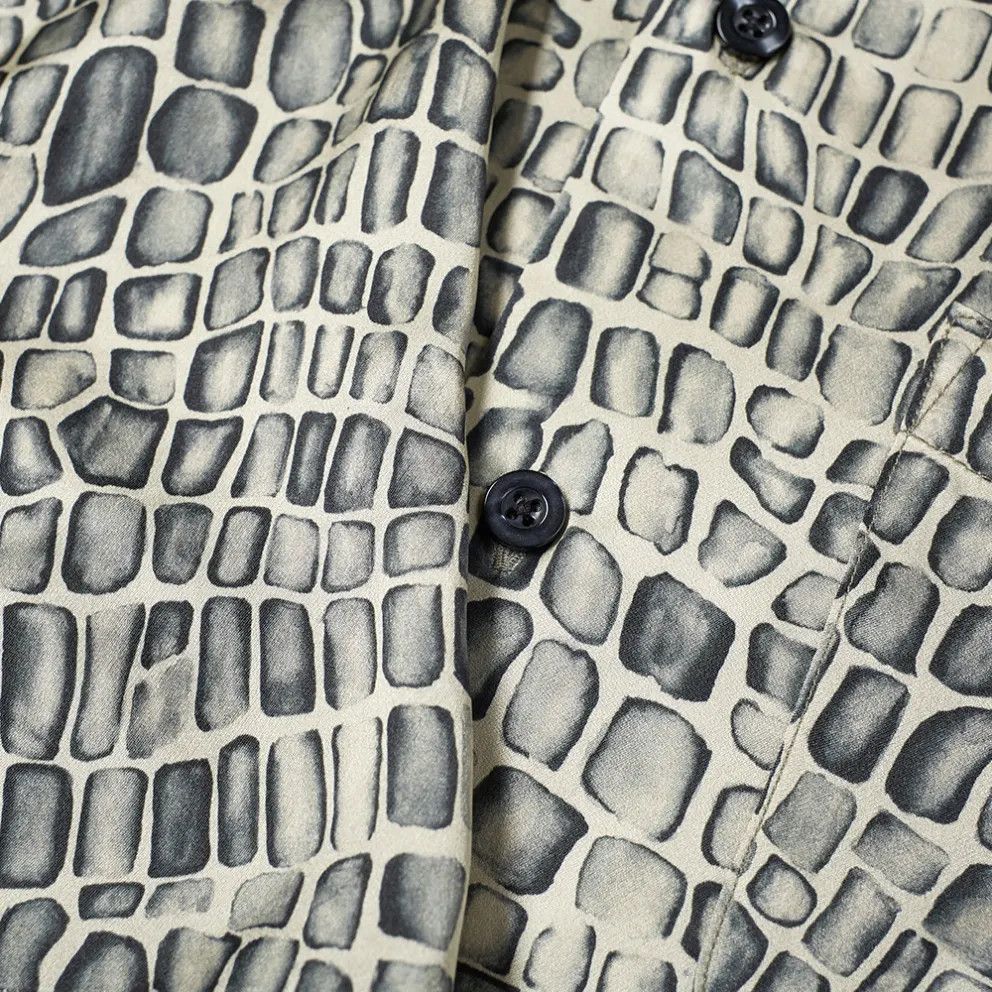 Hypebeast × Stussy STUSSY CROC PATTERN SILK SHIRT Size US L / EU 52-54 / 3 - 2 Thumbnail
