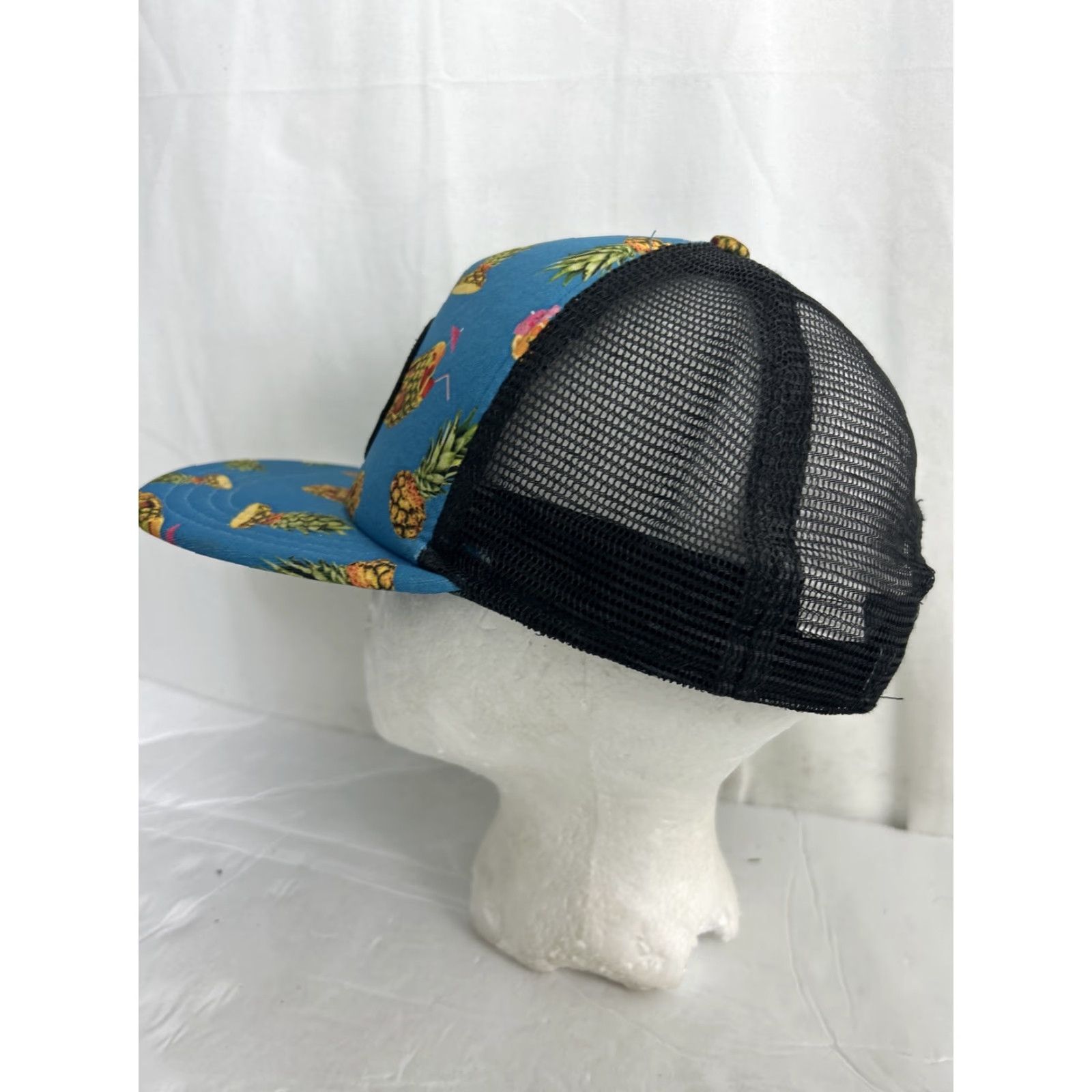 Vans Vans off the wall Men’s Classic patch pineapple print Skulls Blue Trucker Hat Hats Adjustable Men Blue Pineapple Patch Skulls Classic 90s Theme Size ONE SIZE - 5 Thumbnail