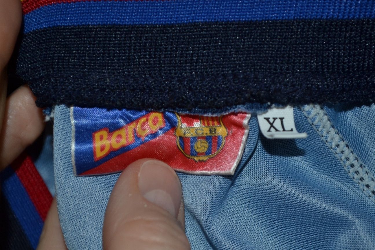 Vintage Vintage Official FC Barcelona Football Jersey #9 Kluivert XL Size US XL / EU 56 / 4 - 7 Thumbnail