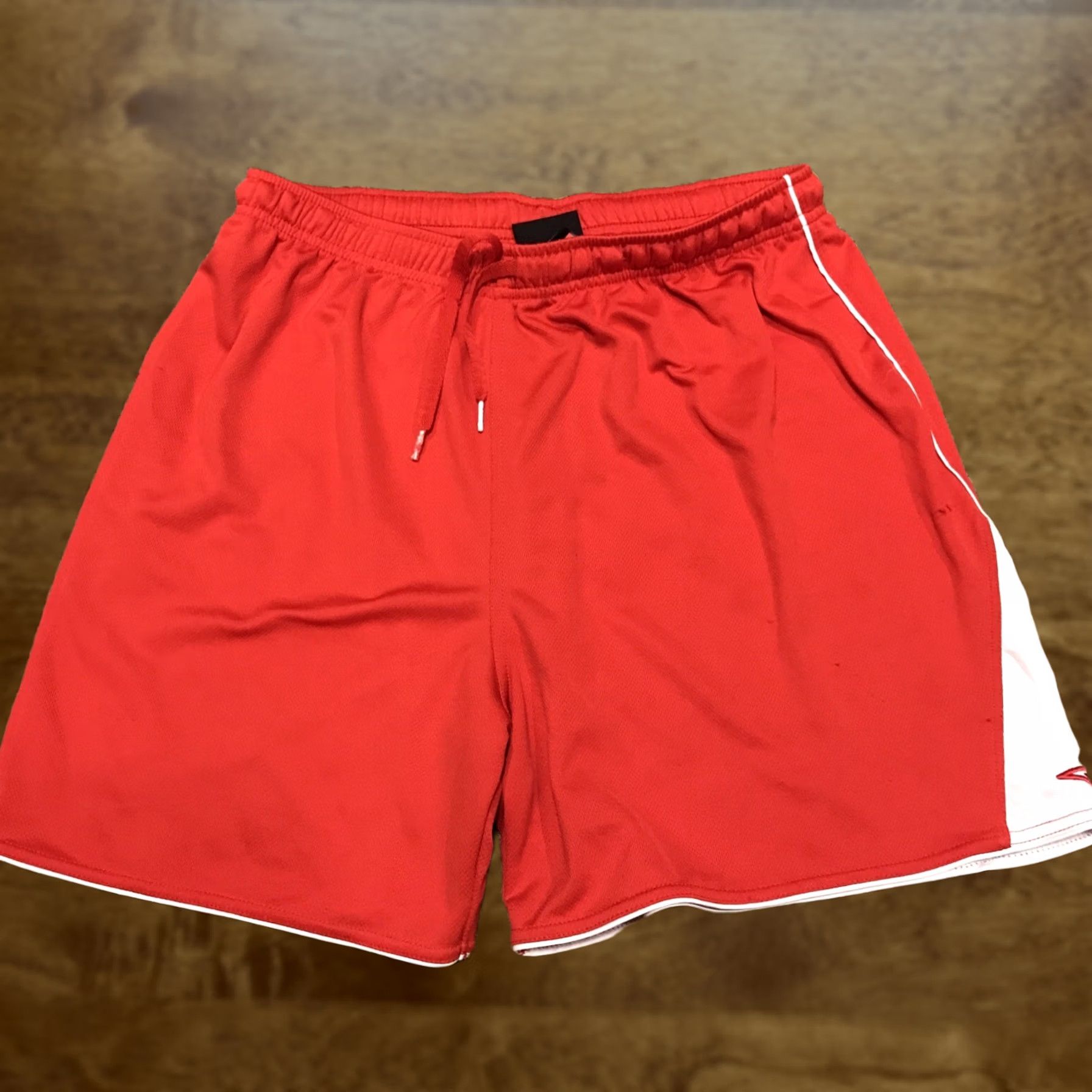 Umbro Umbro Shorts Womens L Polyester Red White Athletic A7 Size 36" / US 14 / IT 50 - 1 Thumbnail
