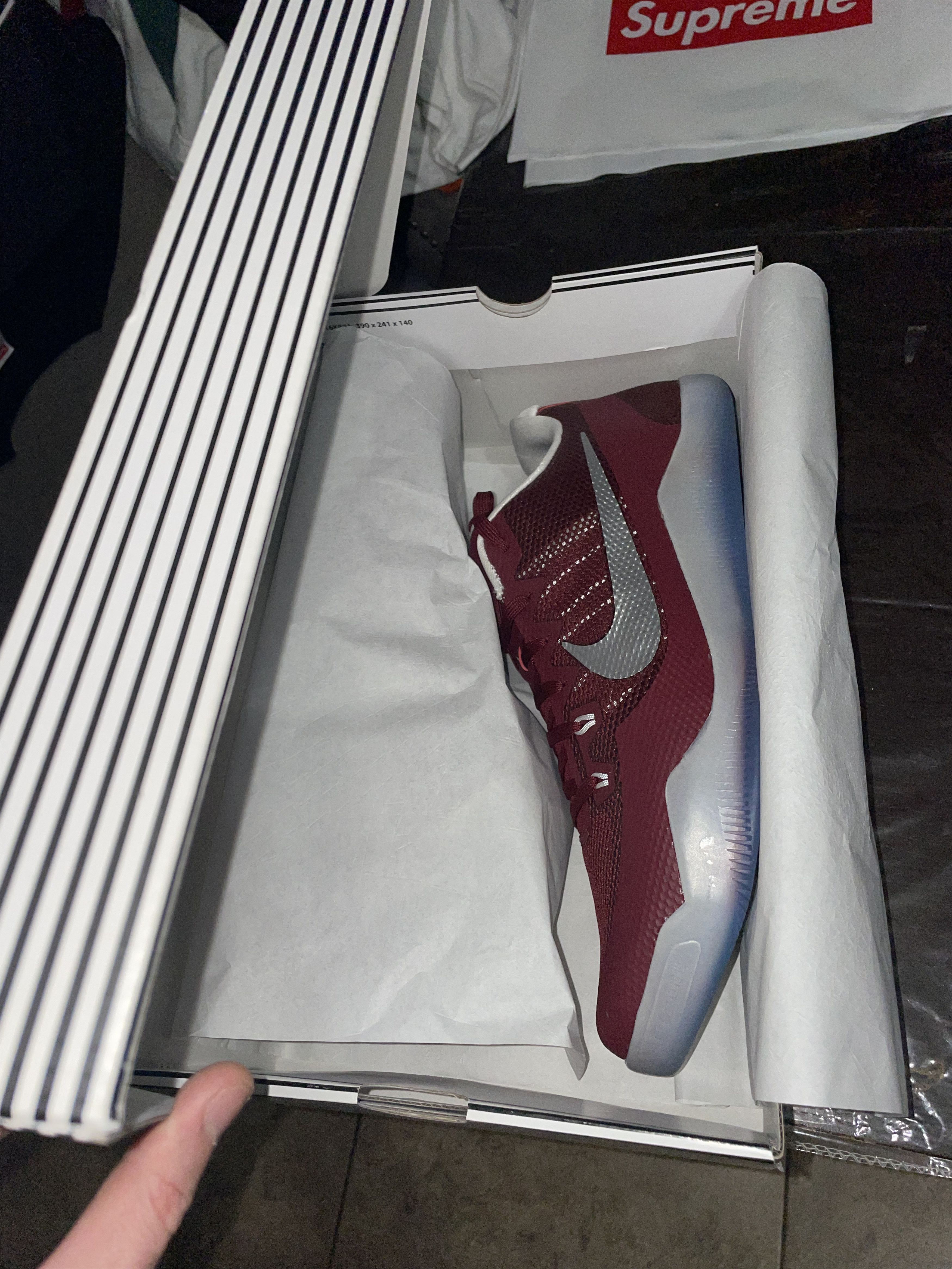 Nike Nike Kobe 11 Low TB Promo Maroon Kobe XI size 18 NEW Size US 15 / EU 48 - 8 Thumbnail