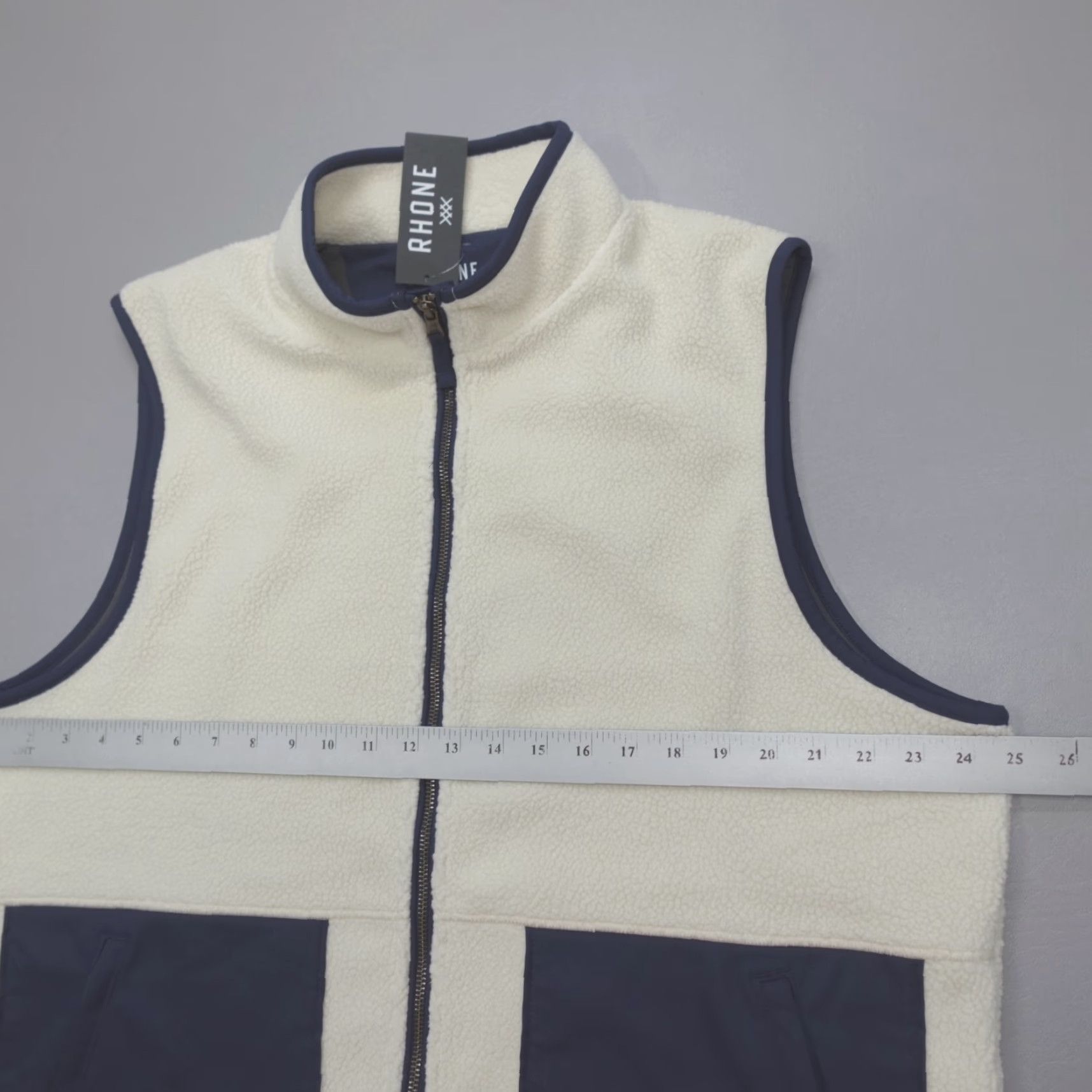 Rhone Rhone Vest Full Zip Sleeveless Sherpa Polartec Ivory / Blue Men's XL Vest, Stand-Up Collar, Pockets, Regular Fit, Casual, Fall Winter Spring, MENS Size US XL / EU 56 / 4 - 6 Thumbnail