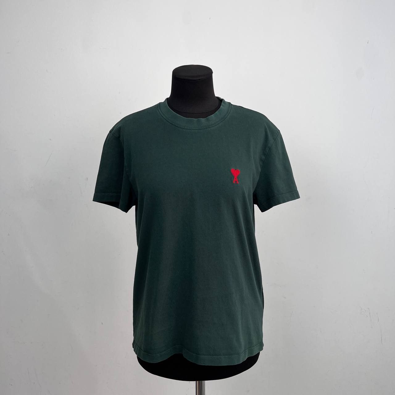 AMI AMI Paris T-shirt Dark Green Ami de Coeur Red Heart Logo Tee Size M / US 6-8 / IT 42-44 - 1 Thumbnail