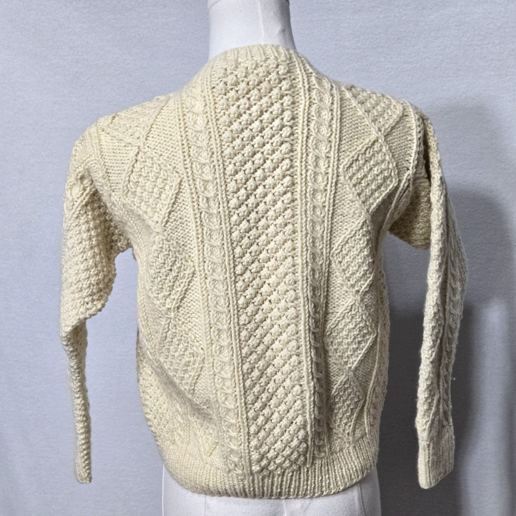 Vintage VINTAGE A Heron Garment Cardigan Womens Small White Aran Cable Knit Sweater Size S / US 4 / IT 40 - 5 Thumbnail