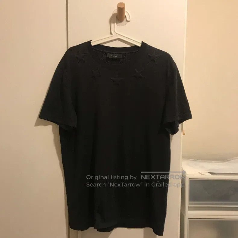 Givenchy Givenchy Sleek Solid Color Short Sleeve Size US L / EU 52-54 / 3 - 1 Thumbnail