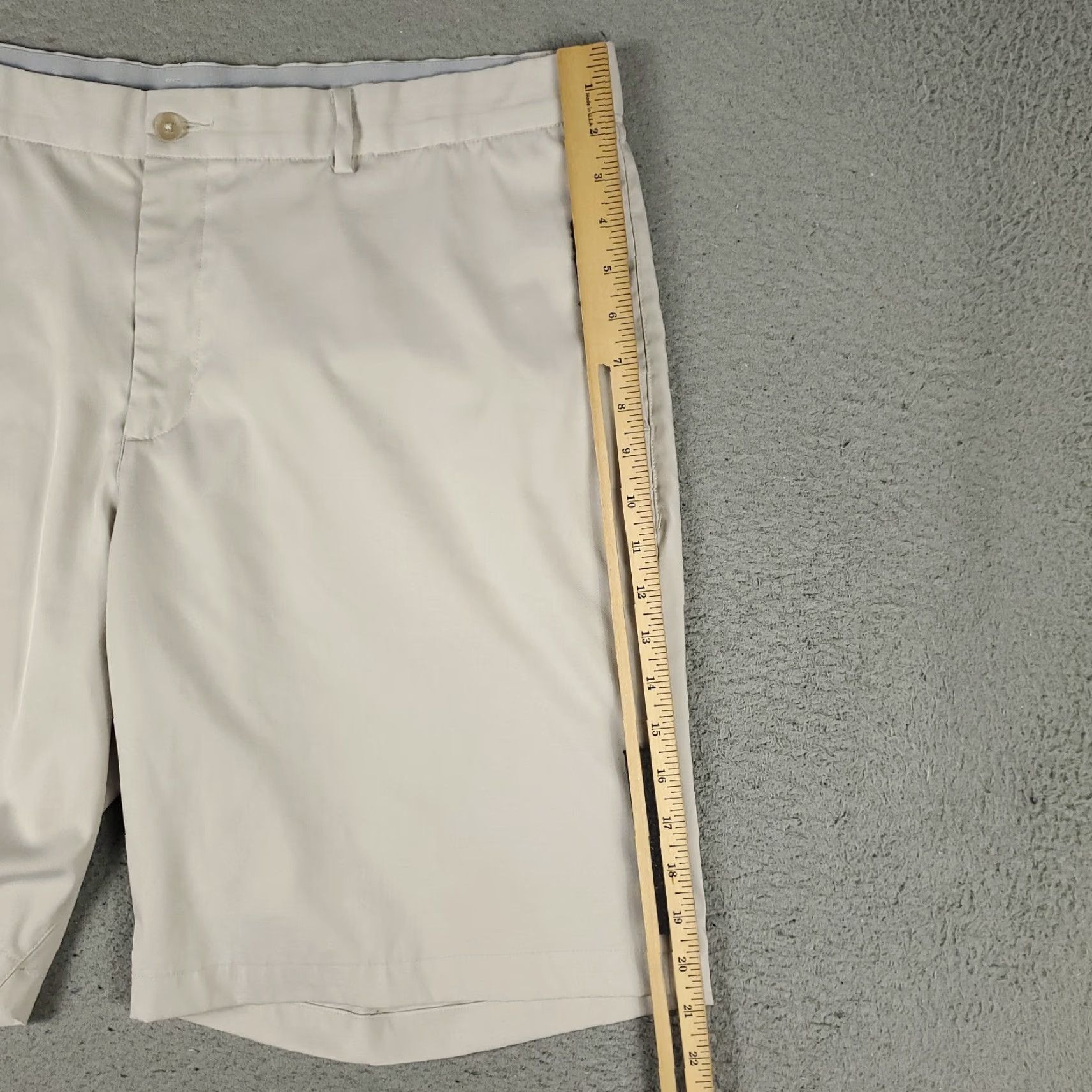 Nike VINTAGE Nike Shorts Men Size 40 Beige Chino Casual Sports Flat Front Gym Size US 40 / EU 56 - 5 Thumbnail