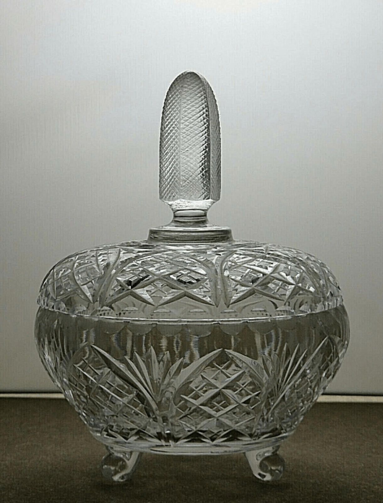 The Unbranded Brand Vintage Cut Glass Crystal Trinket Bowl Candy Bowl 7 7/8" Size ONE SIZE - 1 Thumbnail