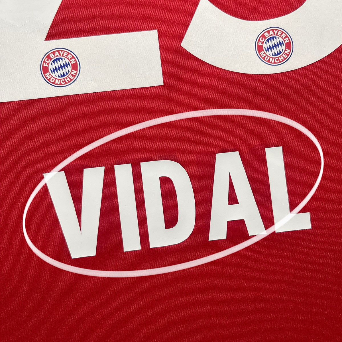 Vintage BAYERN ADIDAS 2017/2018 FOOTBALL HOME JERSEY #23 VIDAL Size US XXL / EU 58 / 5 - 8 Thumbnail