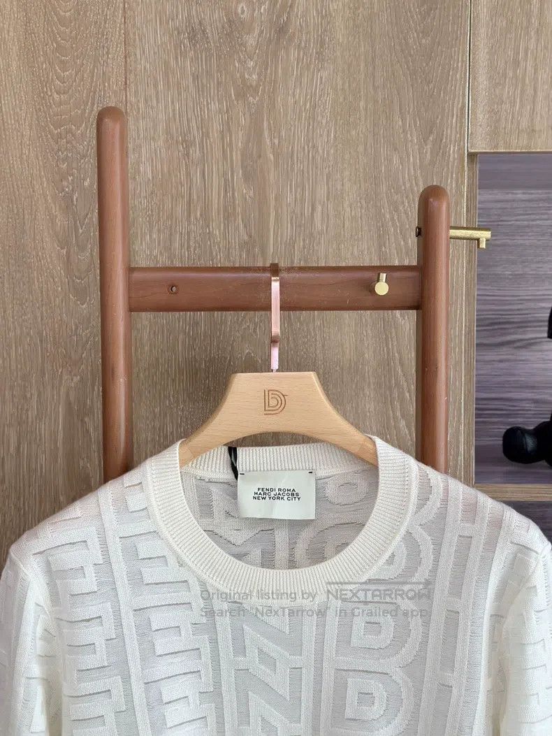 Fendi Fendi Men's solid wool jacquard long-sleeve crewneck sweat Size US L / EU 52-54 / 3 - 3 Thumbnail