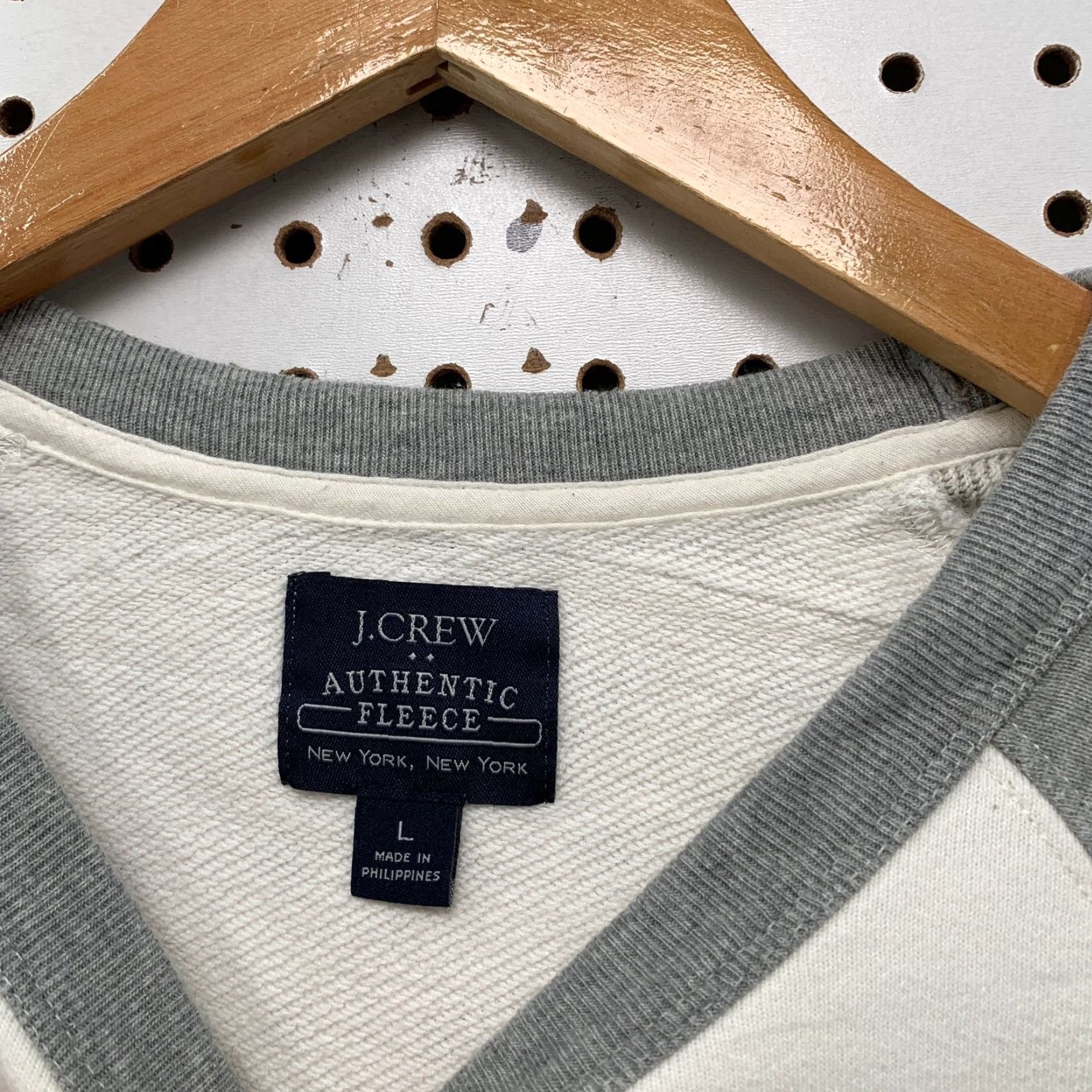 J.Crew J.CREW Fleece Crewneck Sweatshirt Mens L White Gray Retro Fleece Sweatshirt Mens Large White Gray Retro Fleece Size US L / EU 52-54 / 3 - 4 Thumbnail
