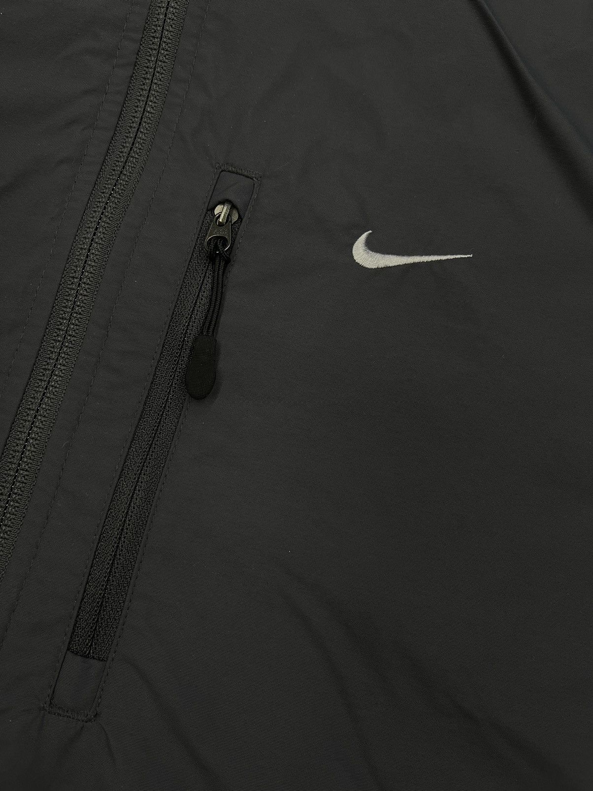 Nike Vintage Nike Athletic Nylon Jacket Basic Logo Swoosh Y2K TN Size US L / EU 52-54 / 3 - 7 Thumbnail