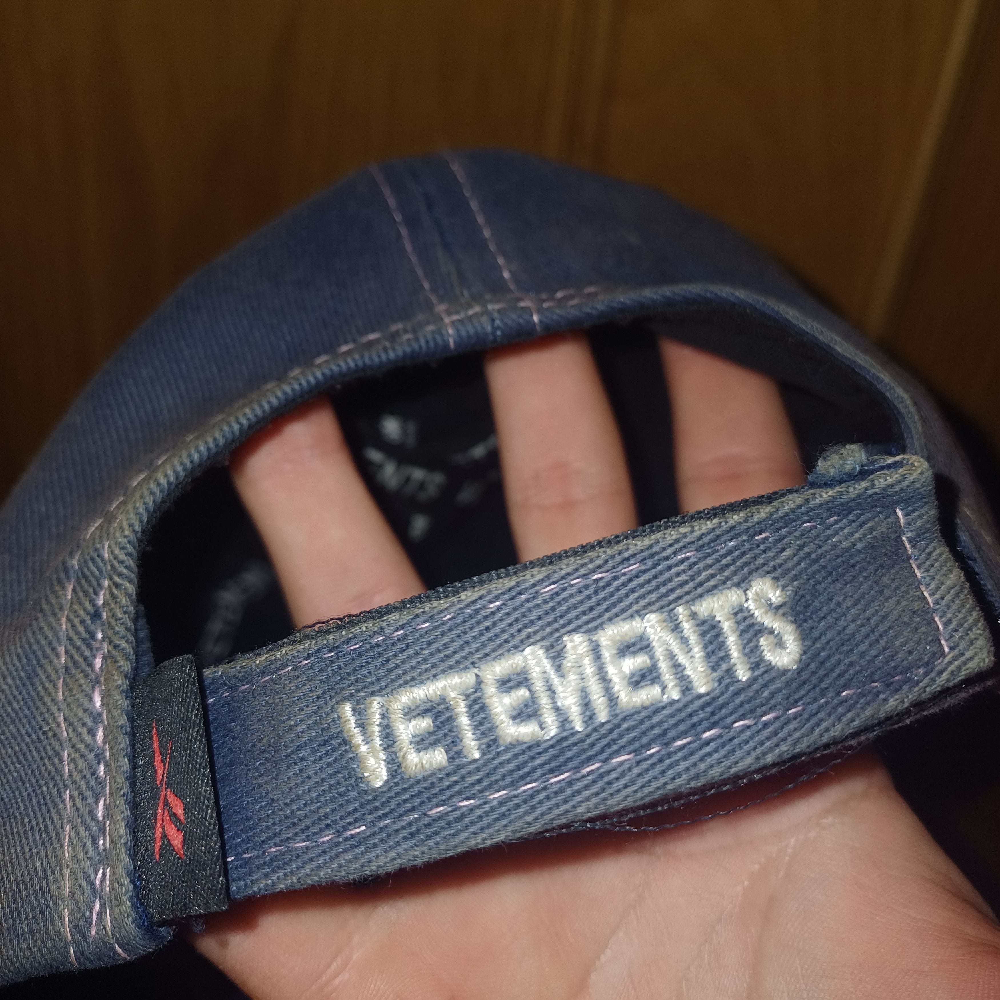 Vetements Vetements Swiss Flame Sample Cap Size ONE SIZE - 3 Thumbnail