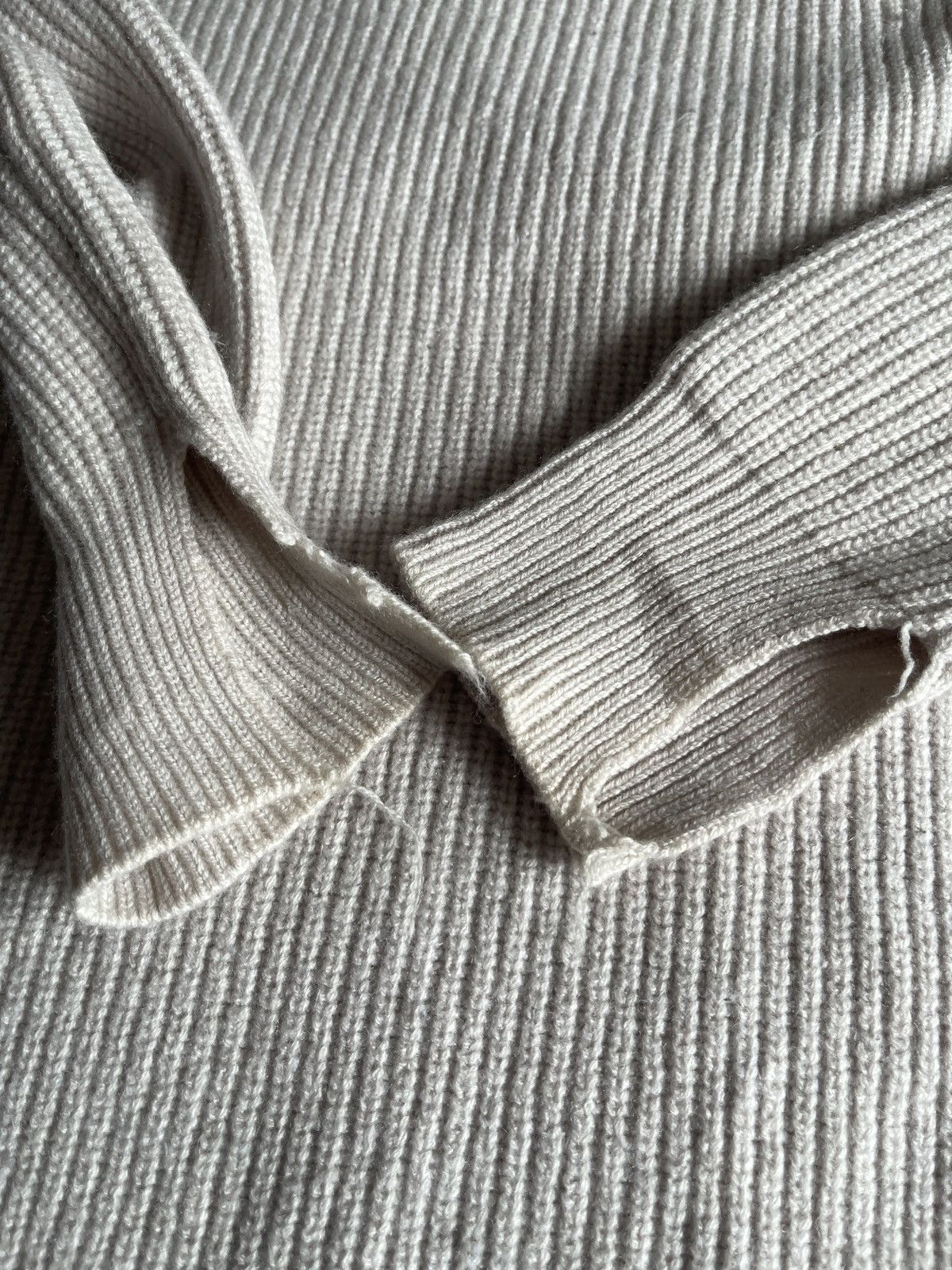 Helmut Lang Helmut Lang Ribbed Wool Cashmere Sweater Size US S / EU 44-46 / 1 - 9 Thumbnail