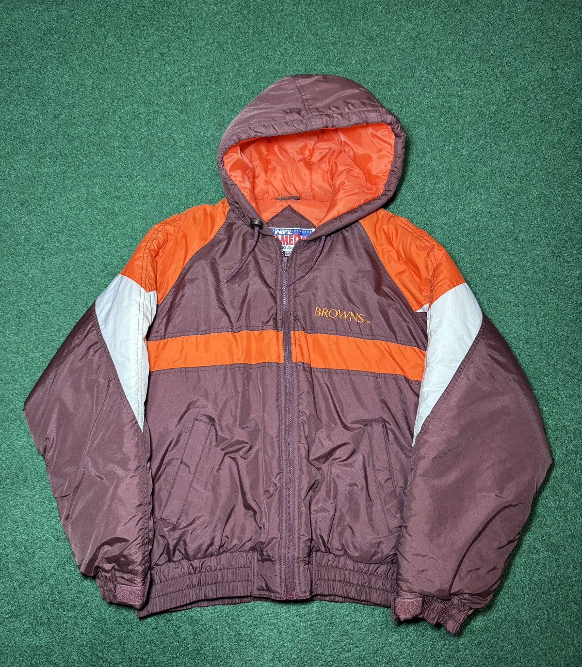 Vintage Vintage 90s Cleveland Browns NFL Gameday Lrg Puffer Jacket Size US L / EU 52-54 / 3 - 1 Thumbnail