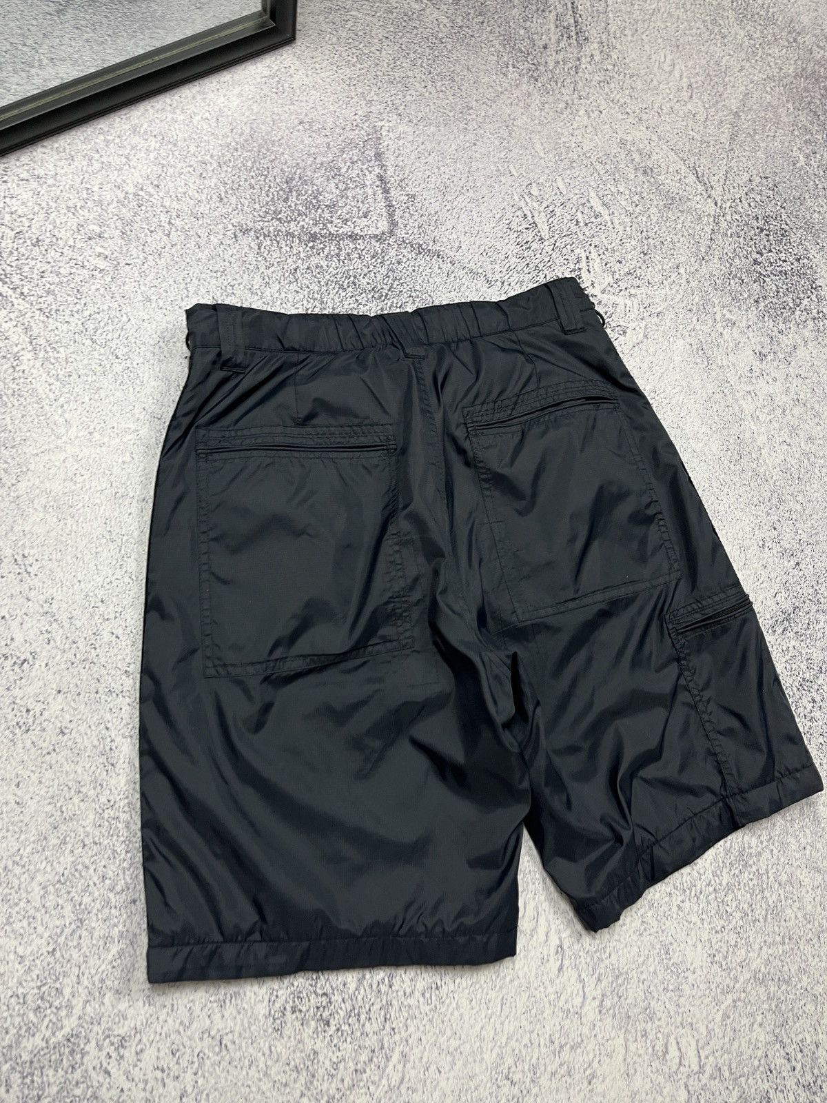 Nike Vintage 00’s Nike Vintage Nylon Shorts Swoosh Y2K Black Hype Size US 31 - 12 Thumbnail
