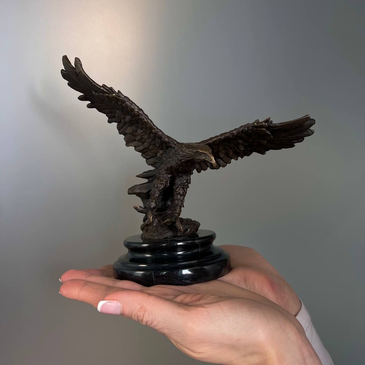 Vintage Vintage Collectible Solid Bronze Figure Statue Bird Eagle Size ONE SIZE - 8 Thumbnail