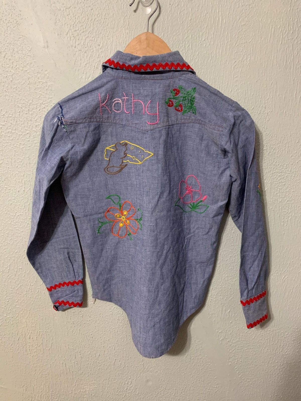Vintage Vintage Lady Bugs Embroidered Plants Shirt Size US XXS / EU 40 - 1 Thumbnail
