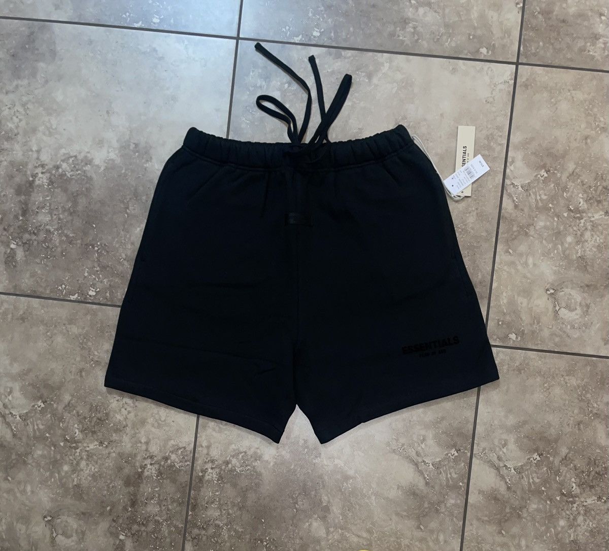 FOG Essentials Sweatshort / Black / M Fear-of-God-Essentials-Classic