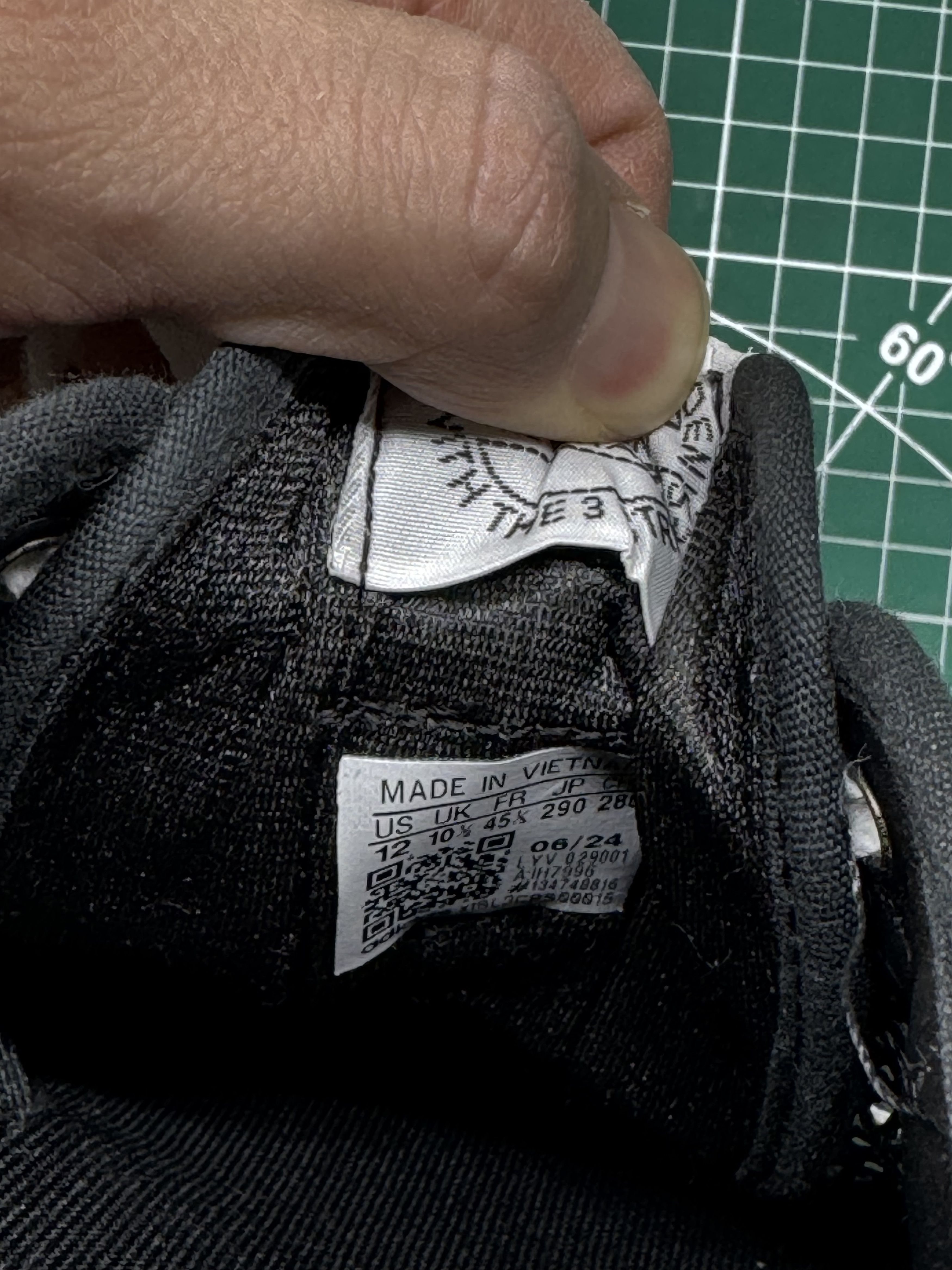 Adidas Adidas Tischtennis Shoes Black Size US 12 / IT 42 - 2 Thumbnail
