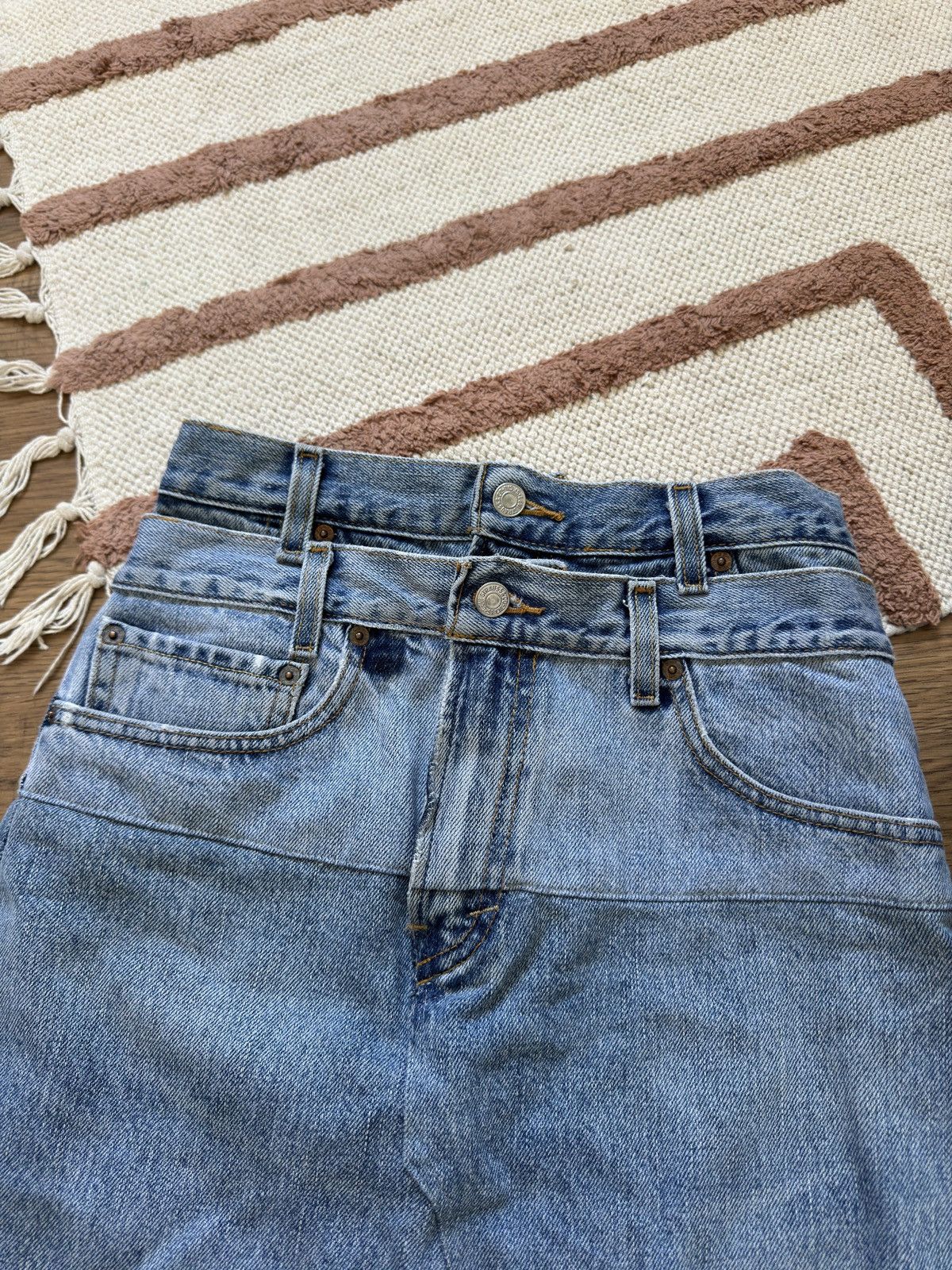 Levi's VINTAGE LEVI’S WASHED UPCYCLING BELT X2 MIDI SKIRT Size 27" / US 4 / IT 40 - 3 Thumbnail