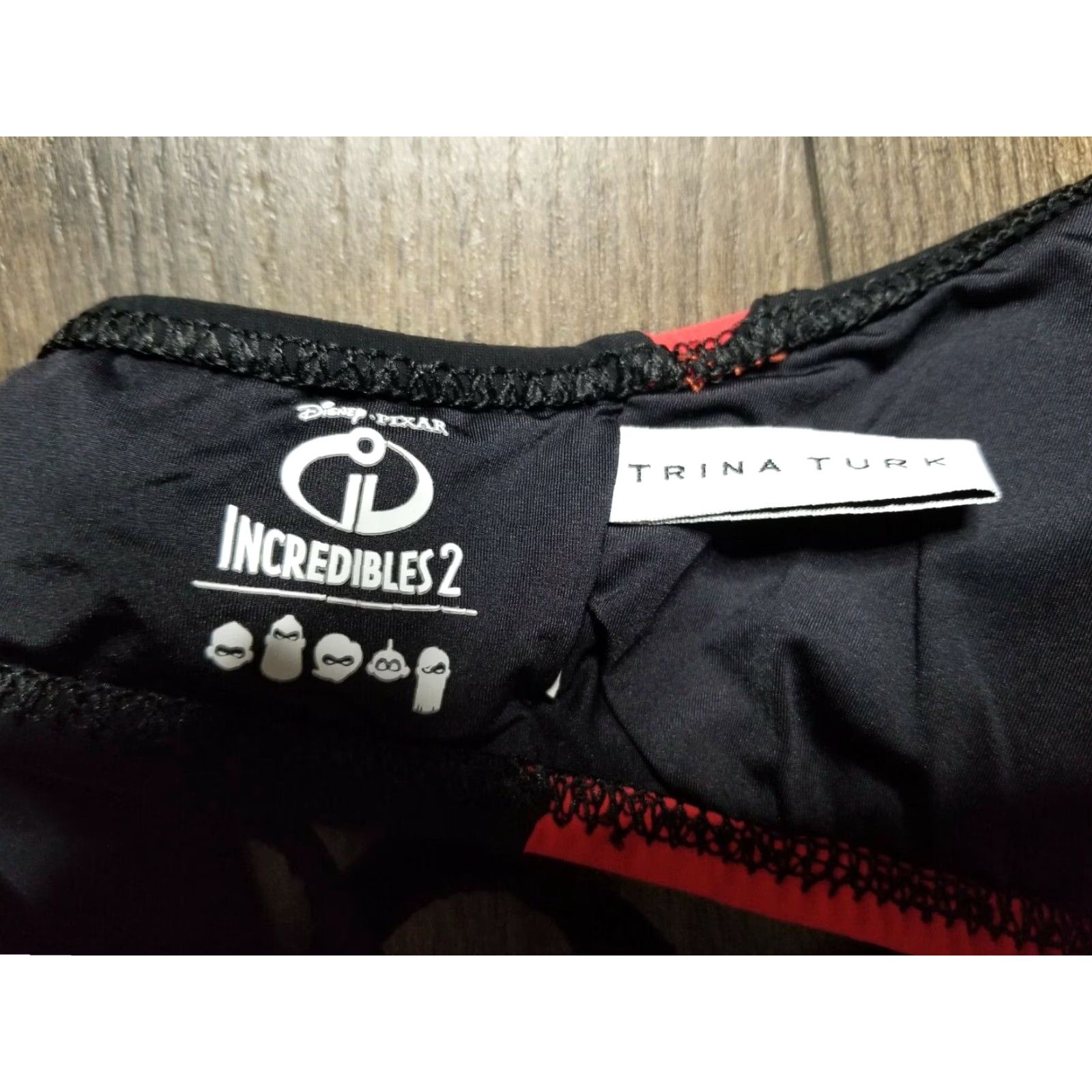 Trina Turk VINTAGE Trina Turk Disney Incredibles 2 Bikini Top Black Red Women's Medium Size M / US 6-8 / IT 42-44 - 4 Thumbnail
