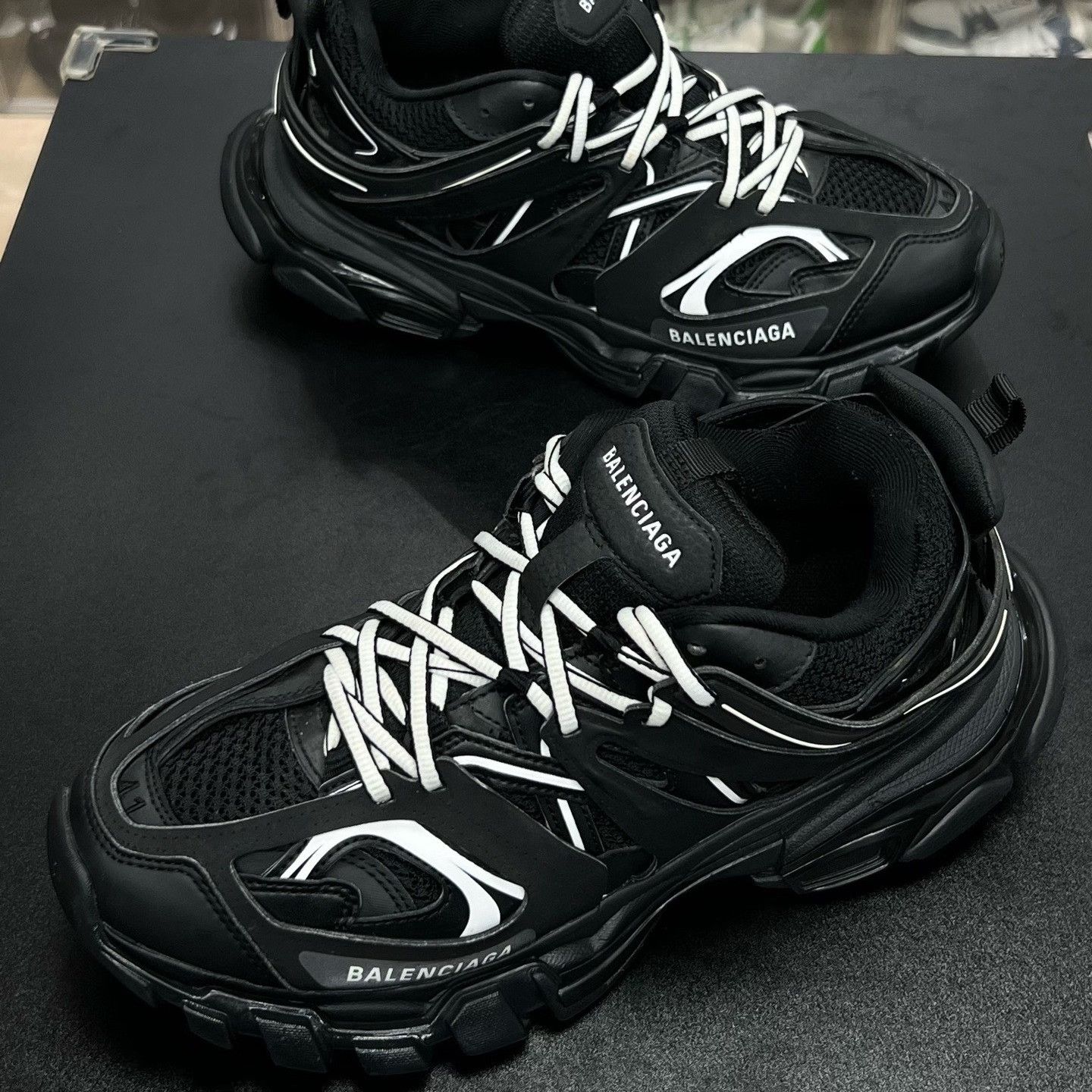 Balenciaga Balenciaga Black Designer Casual Size US S / EU 44-46 / 1 - 1 Thumbnail