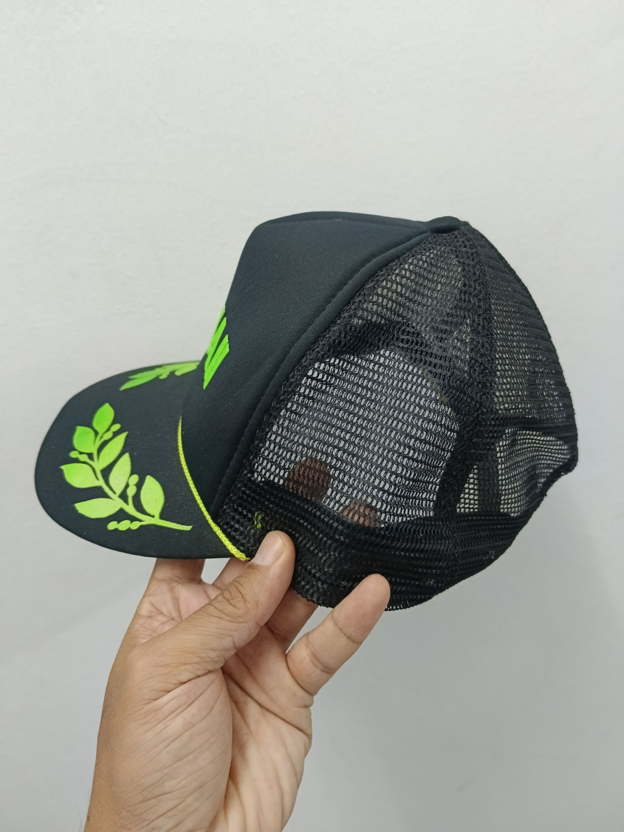 Vintage Vintage 80s Hawaii Leaf Snapback Trucker Hat Neon Size ONE SIZE - 4 Thumbnail