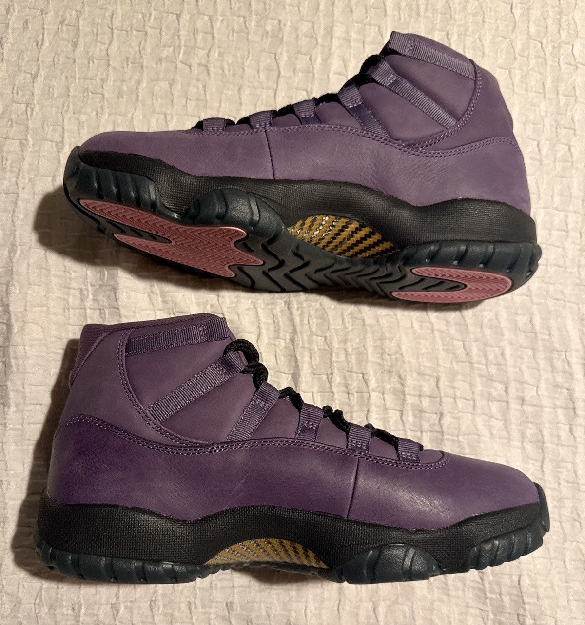 Jordan Brand Air Jordan 11 Retro *LIMITED* Size US 8 / EU 41 - 2 Thumbnail
