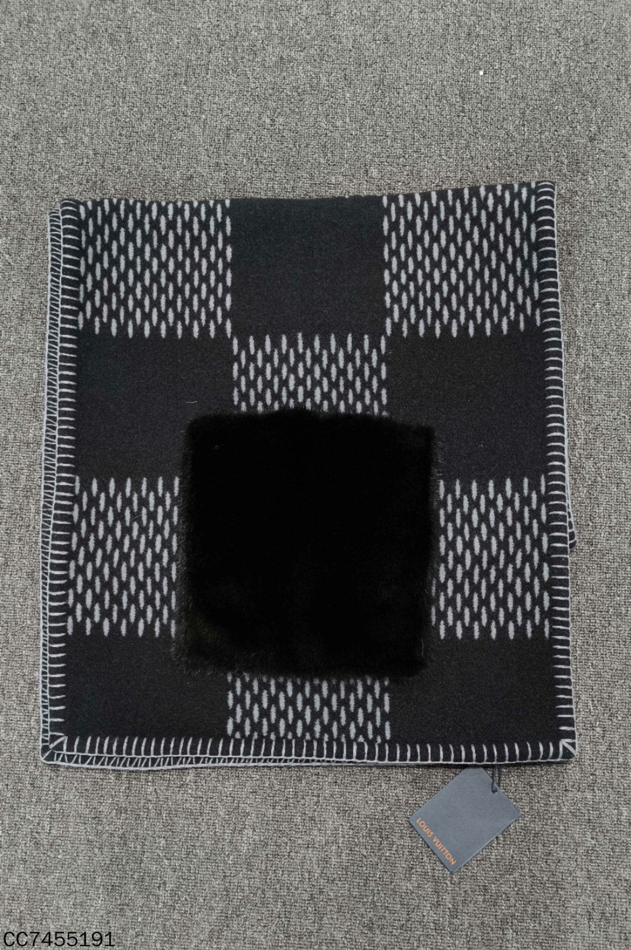 Louis Vuitton Louis Vuitton Retro Multi Scarf one size Men Size ONE SIZE - 1 Thumbnail