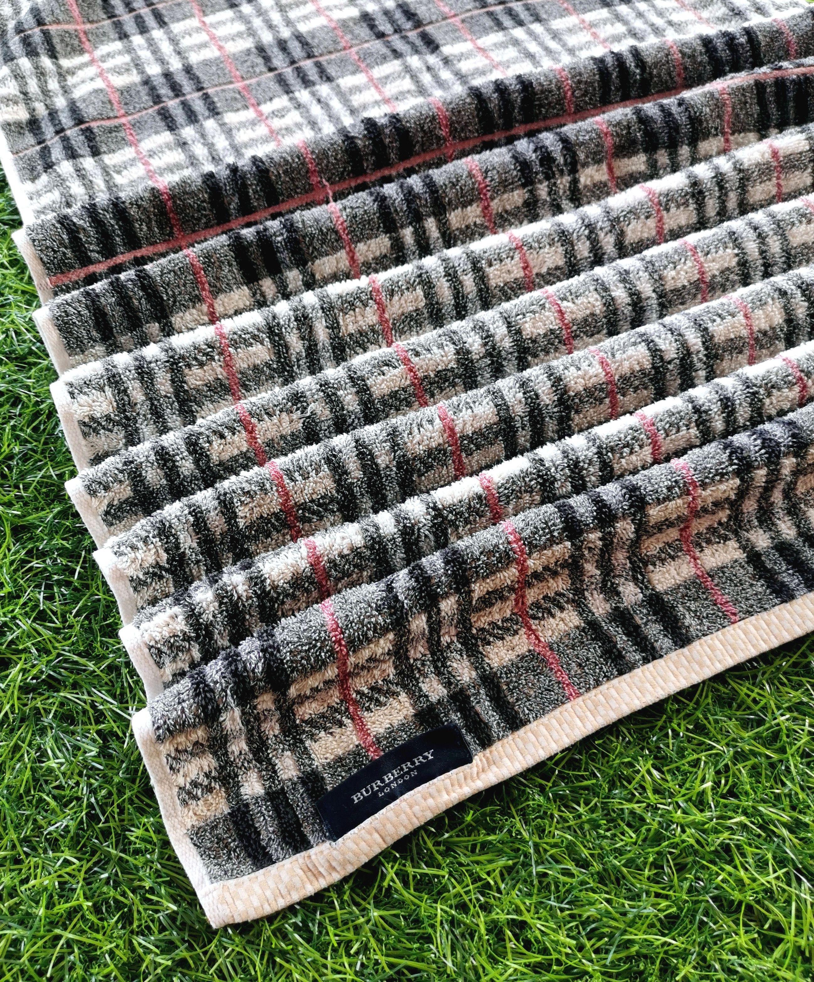 Burberry Check Burberry Shower Towels Size ONE SIZE - 3 Thumbnail