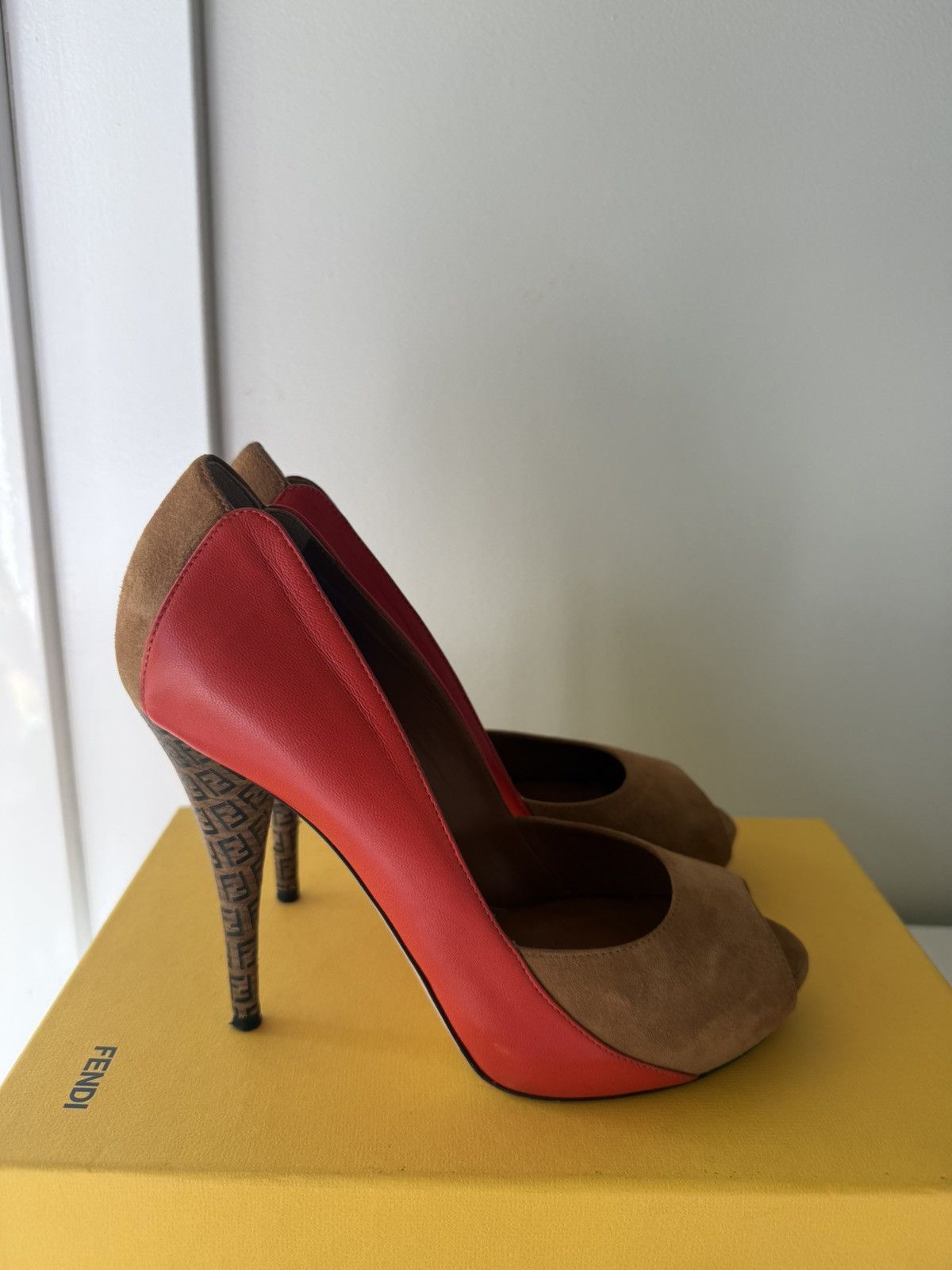 Fendi Fendi tobacco poppy suede leather pumps Size US 9 / IT 39 - 3 Thumbnail