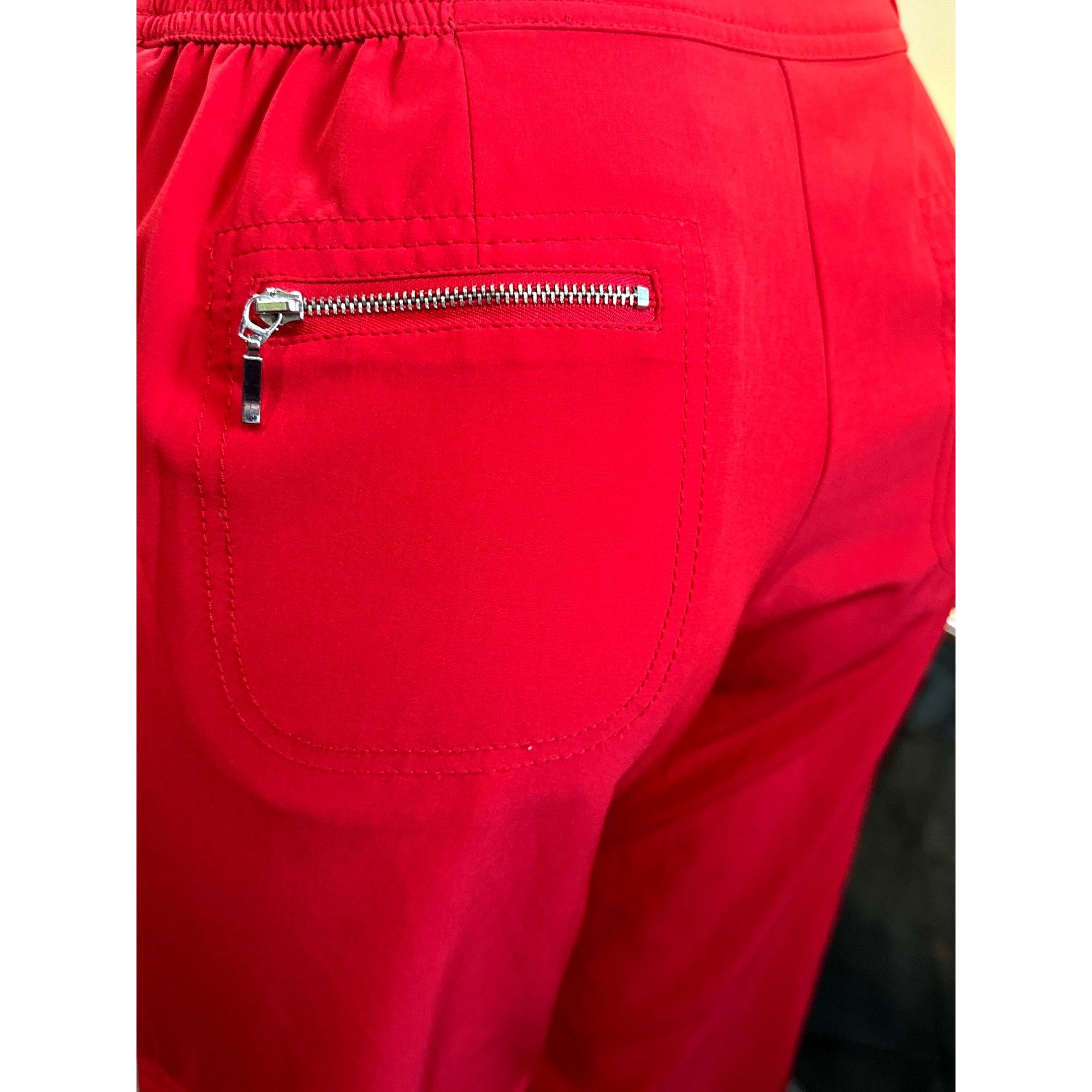Chicos Chicos Zenergy Red Luxury Soft Stretch Capris Zipper Cargo P Size 25" / US 0 / IT 36 - 8 Thumbnail