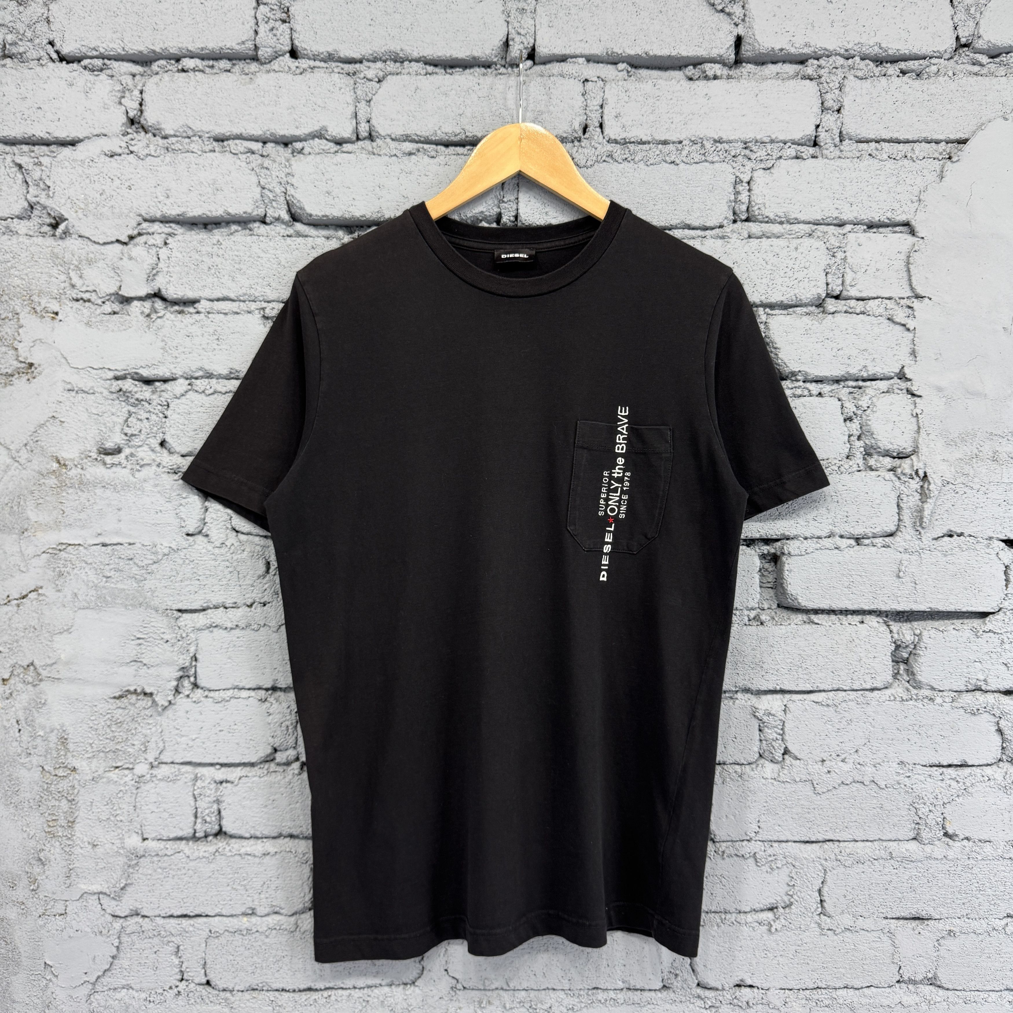 Diesel Vintage Y2K Diesel Avant Garde Black Sunfaded Tshirt Size US M / EU 48-50 / 2 - 1 Thumbnail