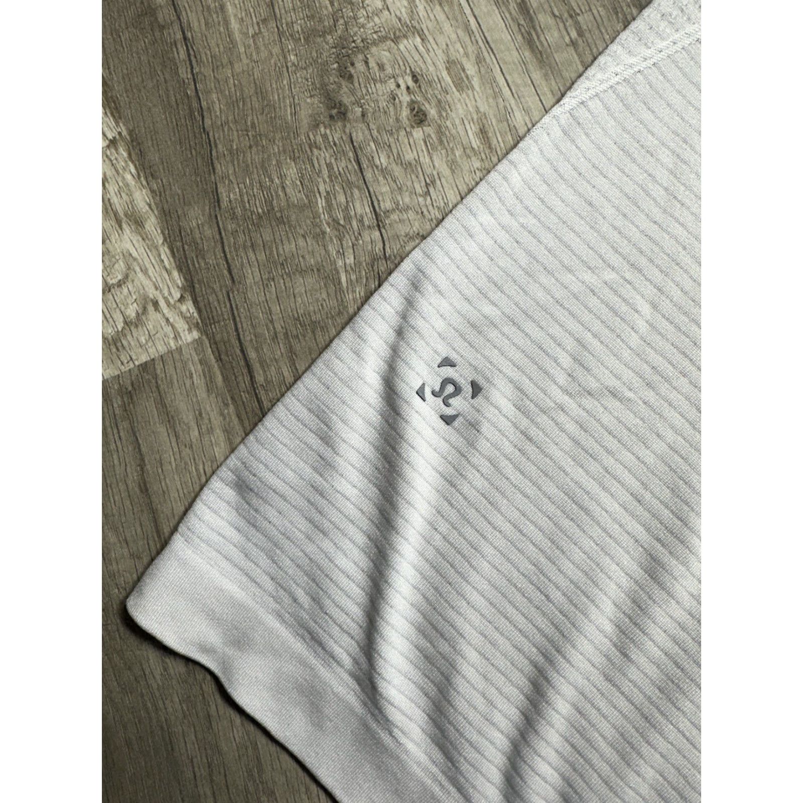 Lululemon Lululemon Polo Shirt Mens Size Large Golf Stretch Evolution White FLAW Glasses? Size US L / EU 52-54 / 3 - 4 Thumbnail