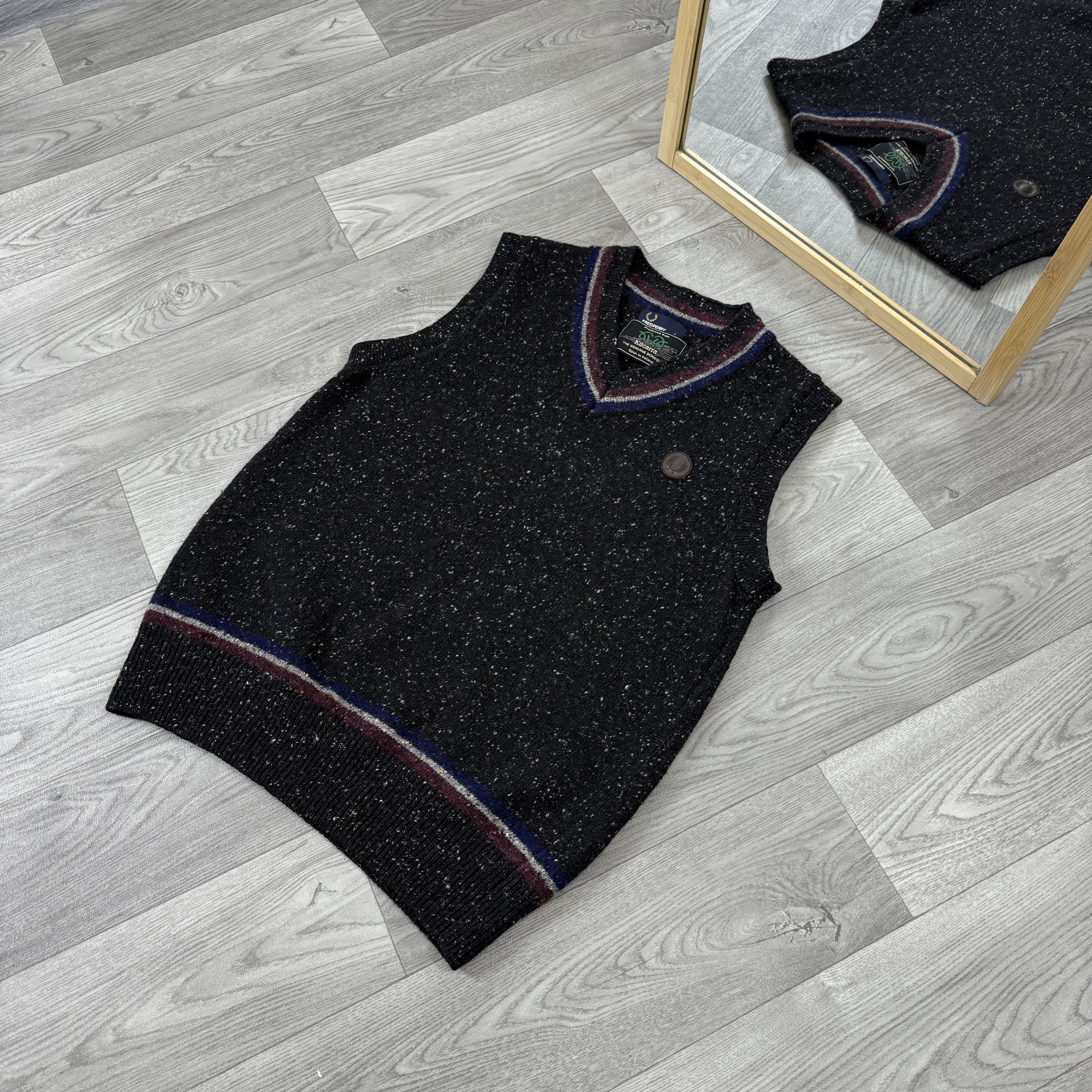 Fred Perry Vintage Fred Perry 90s Kilcarra Wool Knit Sweater Vest Size US L / EU 52-54 / 3 - 3 Thumbnail