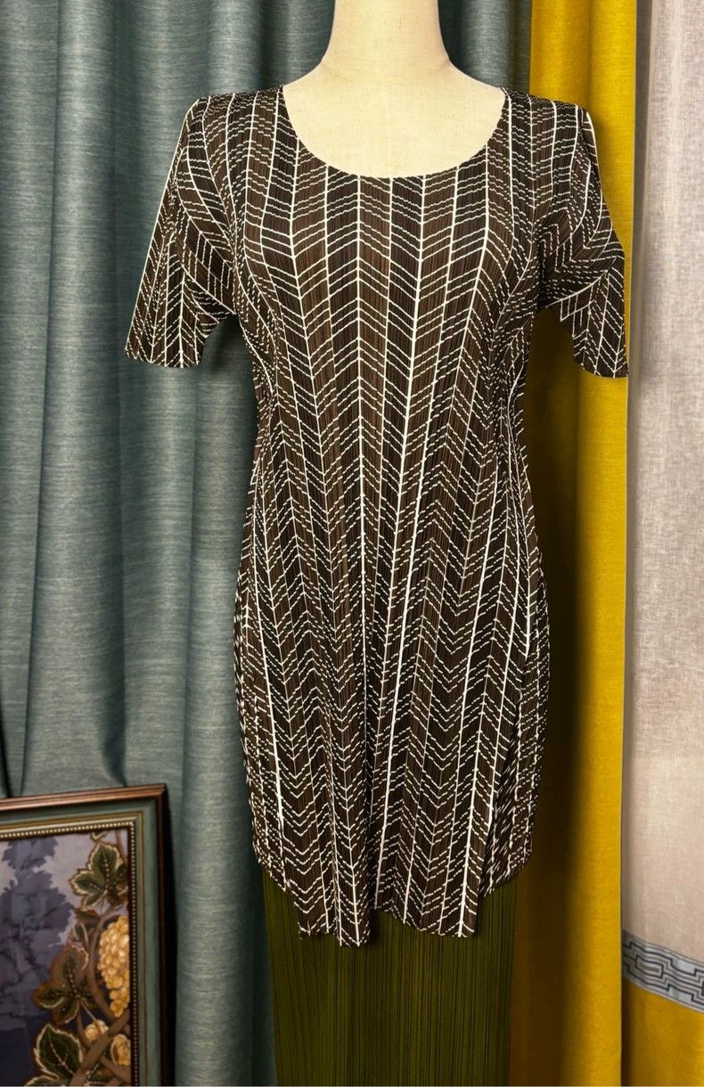 Issey Miyake Issey Miyake size:3 A short dress with green and brown pat Size M / US 6-8 / IT 42-44 - 1 Thumbnail
