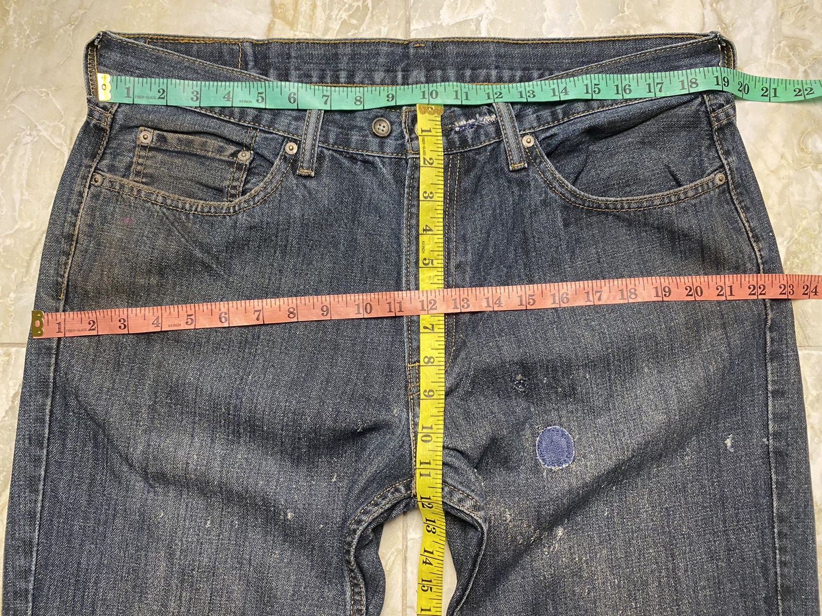 Levi’s 559 distressed denim street wear vintage