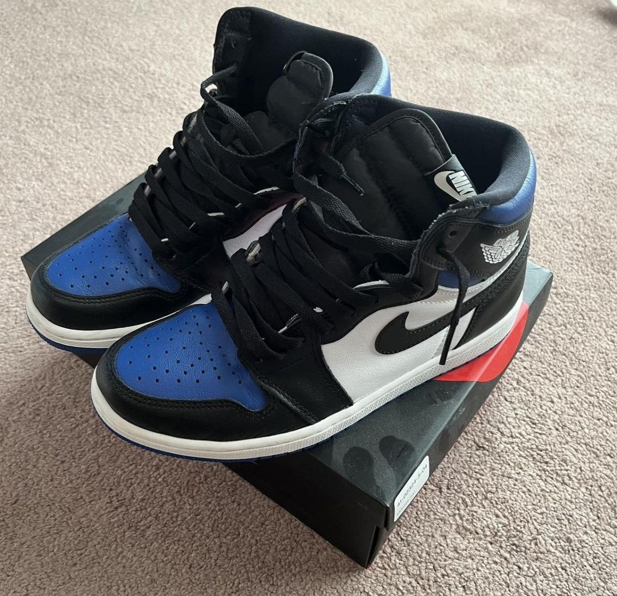 Nike Jordan 1 Royal Toe Size US 8.5 / EU 41-42 - 1 Thumbnail