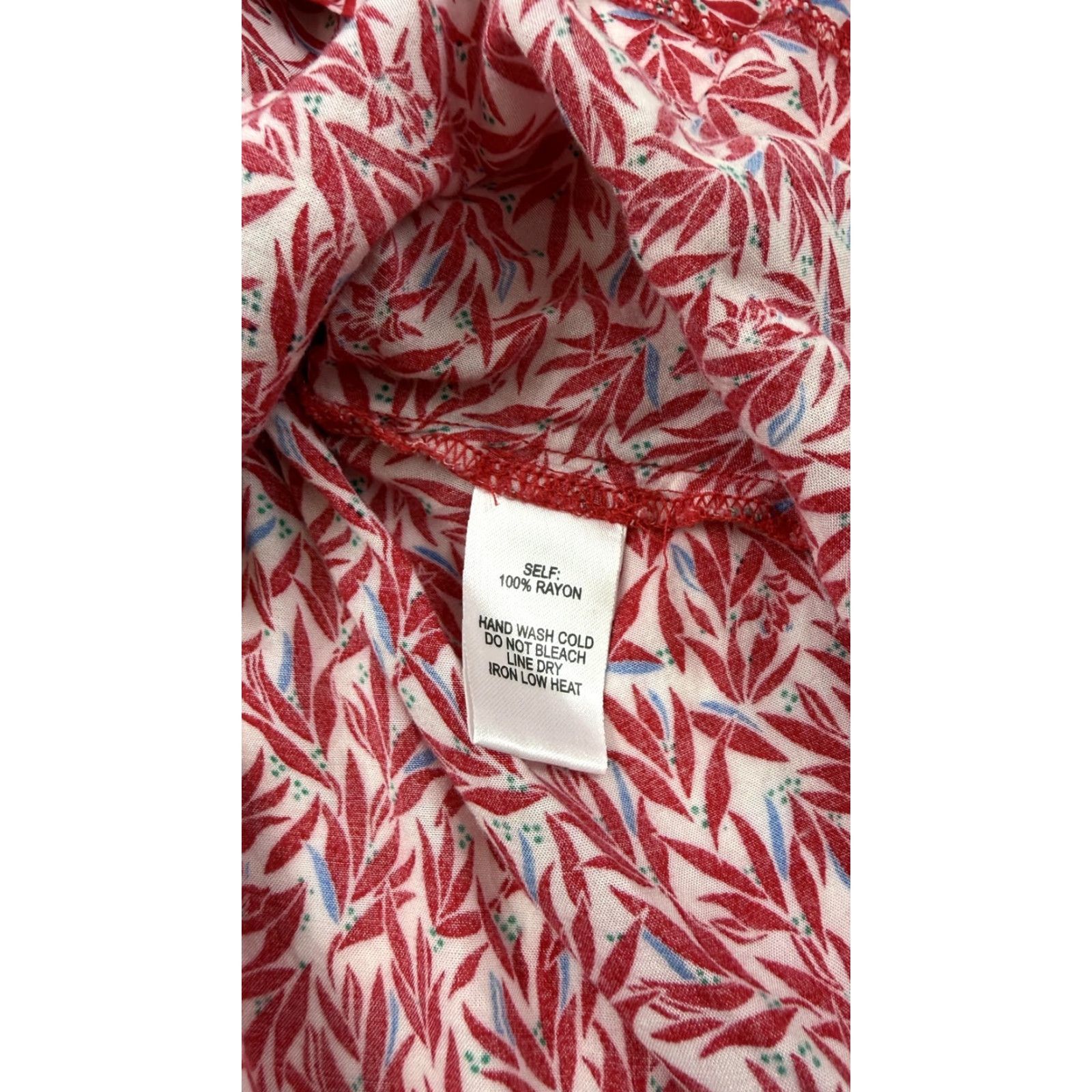 Lulus Lulus Red Floral Tie Front Romper XS User: Lulus Red Floral Tie Front Romper XS Size 26" / US 2 / IT 38 - 6 Thumbnail