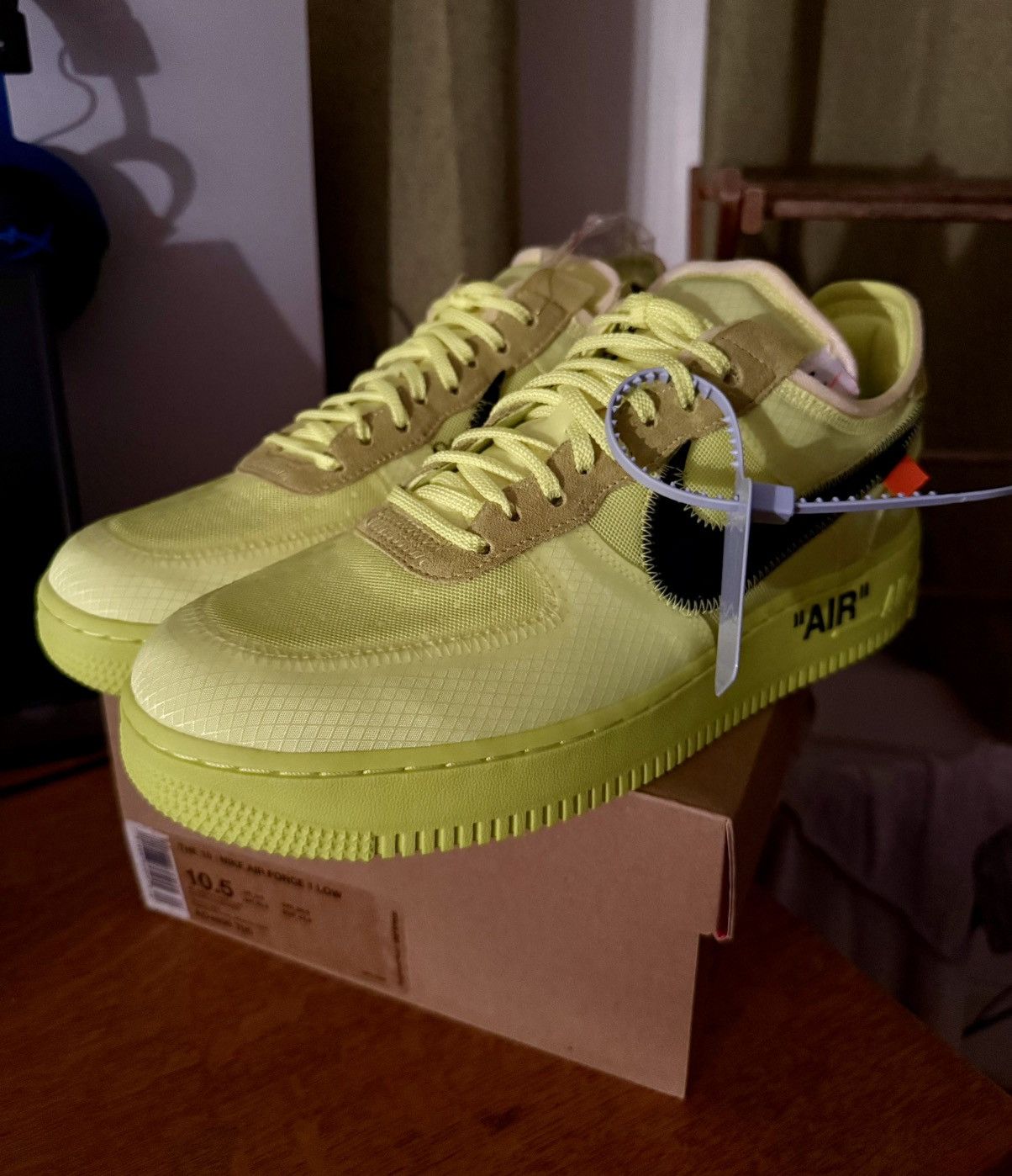 Size 10.5 - Nike Air Force 1 Low Off-White Volt (2018) / DS