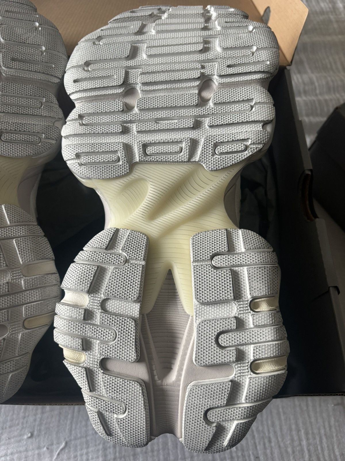 Balenciaga BALENCIAGA CARGO SNEAKERS Size US 10 / EU 43 - 12 Thumbnail