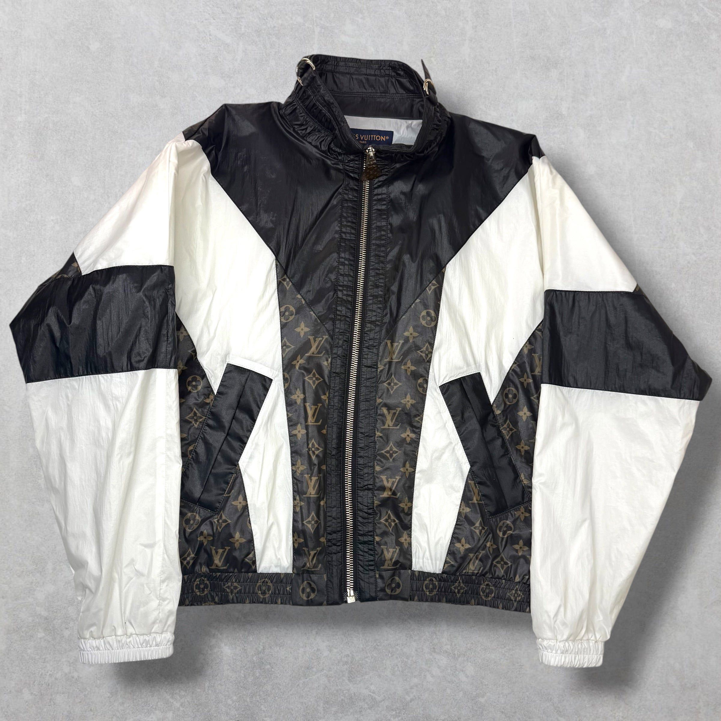 Louis Vuitton Louis Vuitton Sporty Zip-Up Parka 40 (M) Size M / US 6-8 / IT 42-44 - 1 Thumbnail