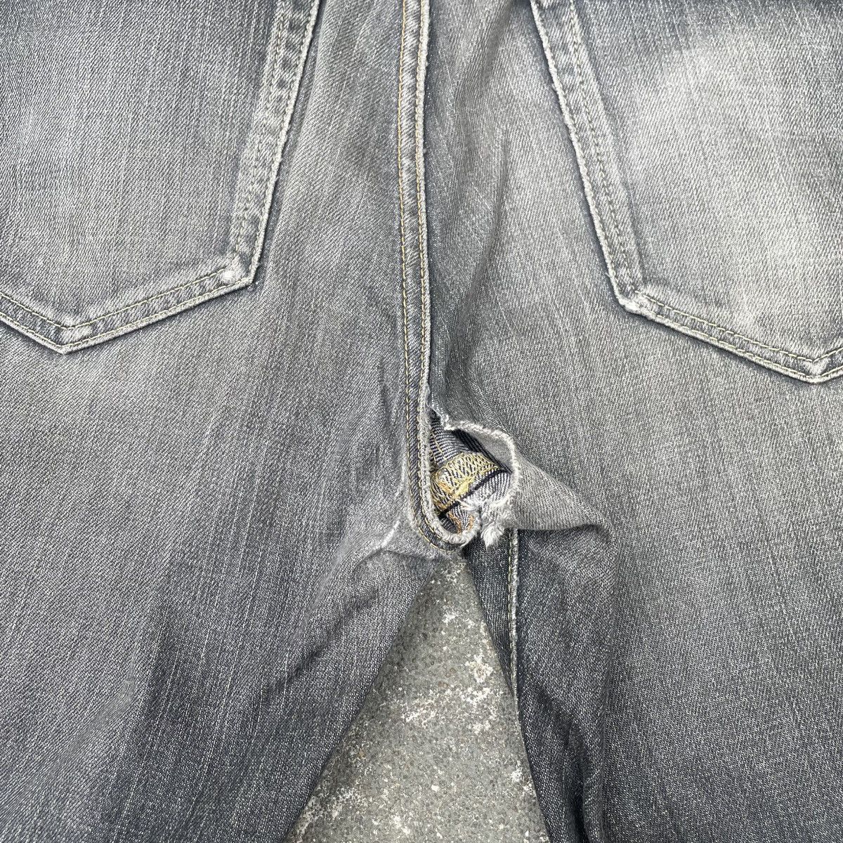 Undercover × Uniqlo Distressed Uniqlo UJ S001 MudWash Jeans Reguler Fit Straight Size US 34 / EU 50 - 12 Thumbnail