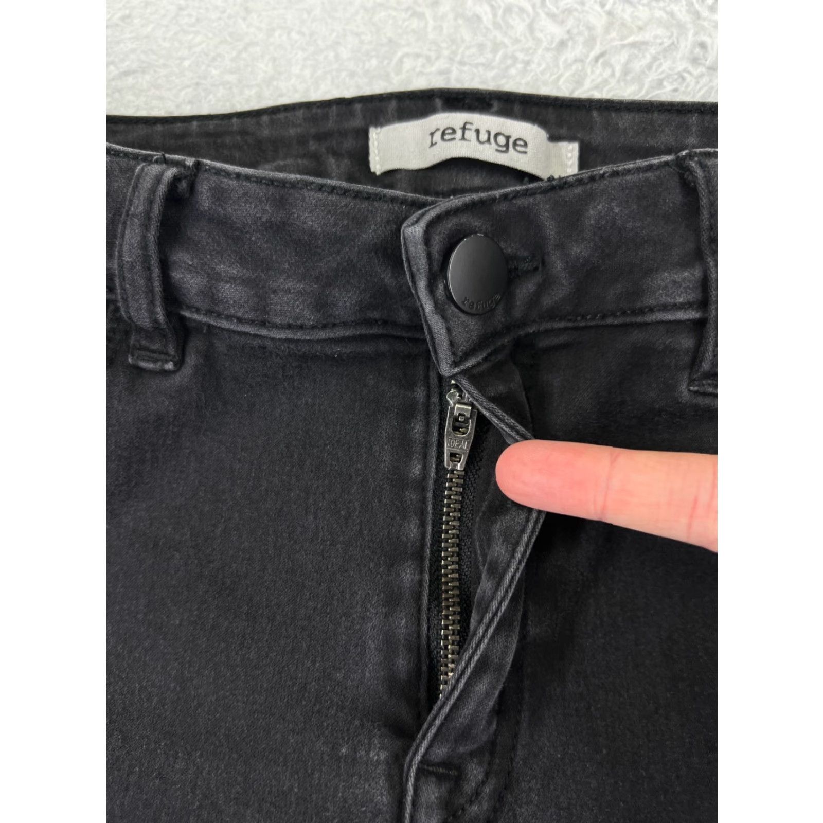 Vintage Refuge Jeans Womens 4 Black Denim Skinny Mid Rise 24x27 Cotton Blend 5-Pocket Design Regular Inseam 27 in Size 27" / US 4 / IT 40 - 5 Thumbnail