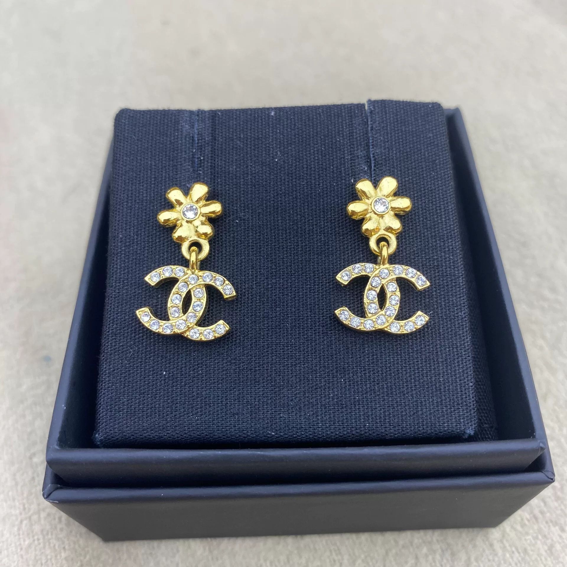 Chanel Chanel 23A Gold Flower Double C Diamond Earrings Size ONE SIZE - 1 Thumbnail