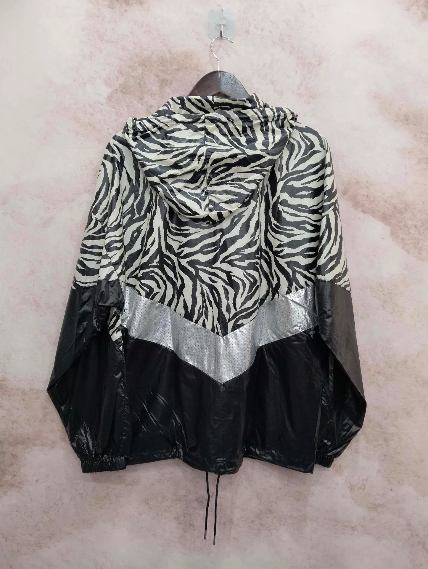Celine CELINE Tiger Stripe Paneled Zipper Hooded Oversized JKT 48 Size US M / EU 48-50 / 2 - 2 Thumbnail